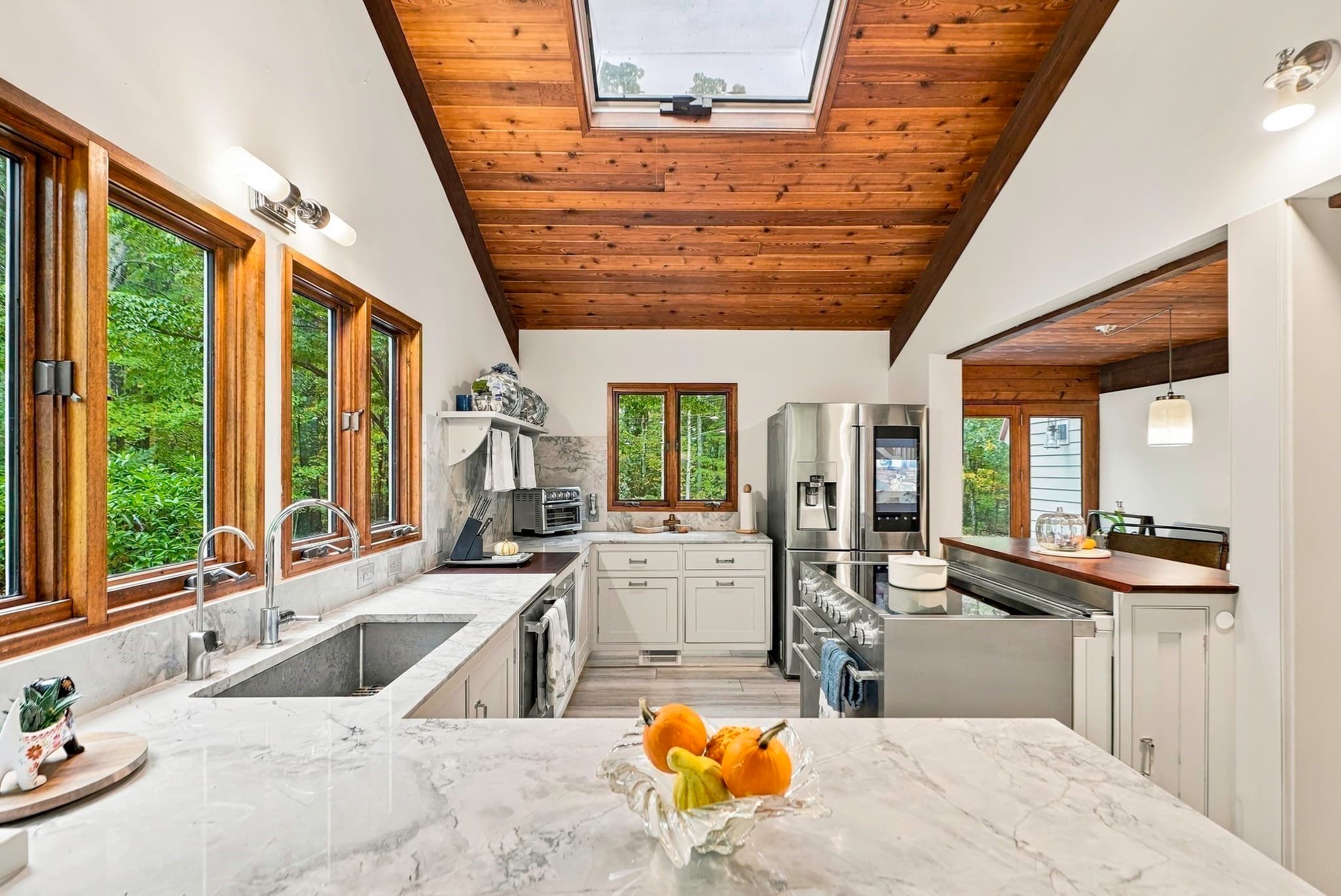 Single Family Residence at 4 Stoney Brook Road, Hopkinton MA 01748, photo 9 of 42