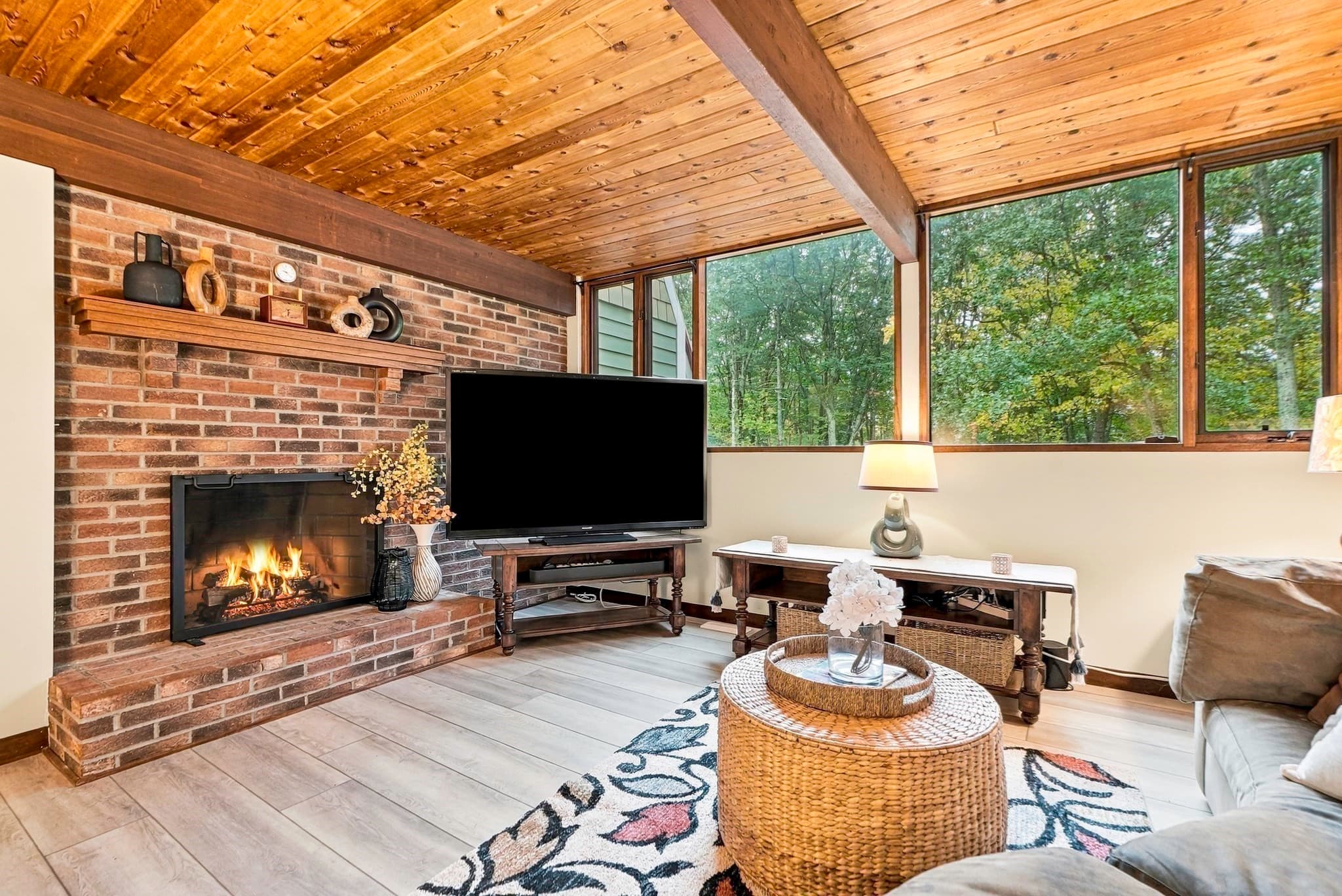 Single Family Residence at 4 Stoney Brook Road, Hopkinton MA 01748, photo 19 of 42