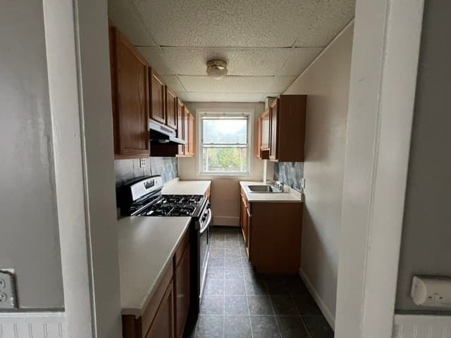 3 Family at 692 Penn St, Fall River MA 02724, Fall River, photo 3 of 17
