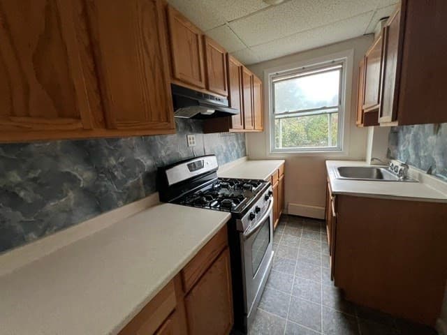 3 Family at 692 Penn St, Fall River MA 02724, Fall River, photo 4 of 17