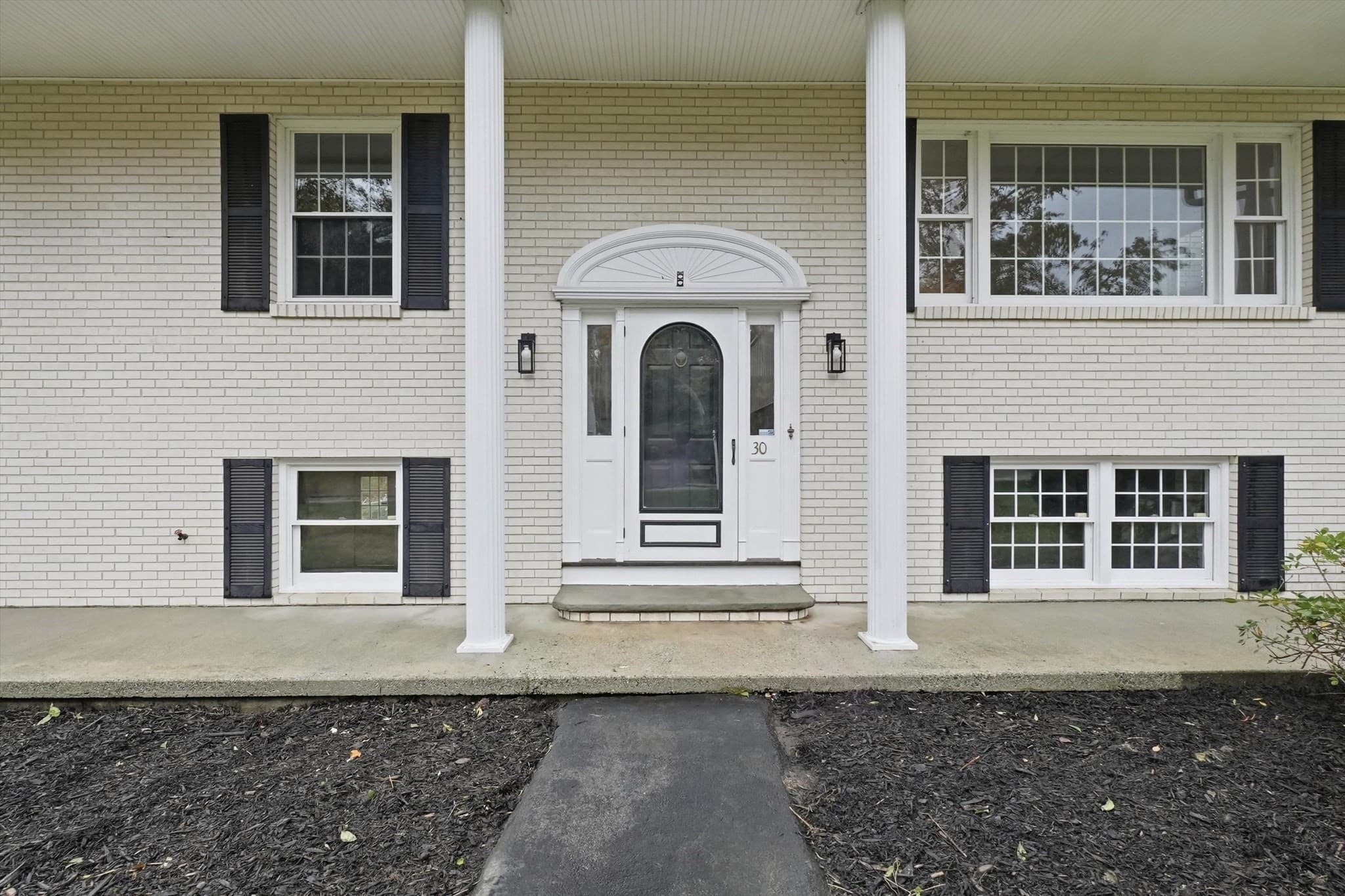 Single Family Residence at 30 Overlook Dr, Methuen MA 01844, photo 6 of 42