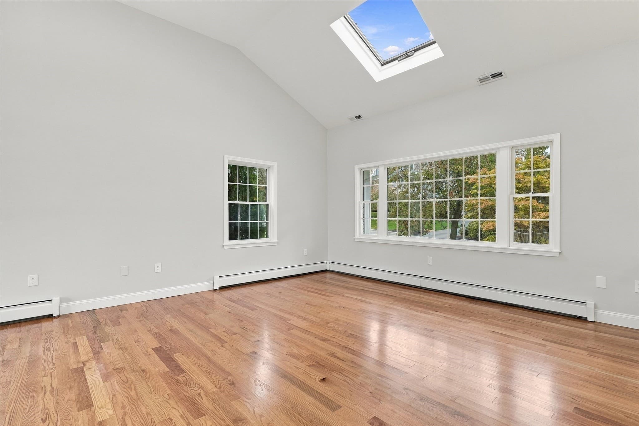 Single Family Residence at 30 Overlook Dr, Methuen MA 01844, photo 9 of 42
