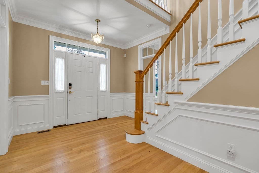 Single Family Residence at 31 Forest St, Hanover MA 02339, photo 6 of 37