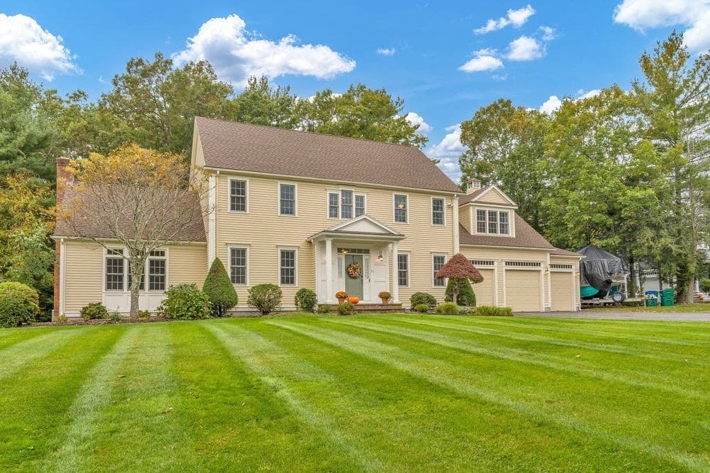 31 Forest St, Hanover MA 02339