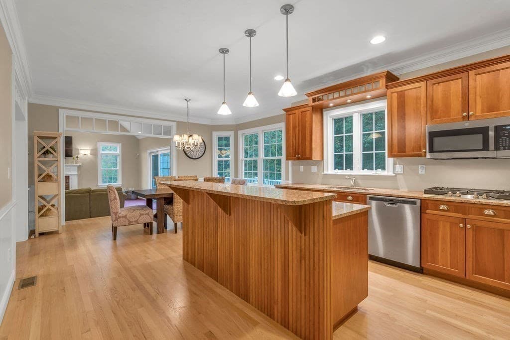 Single Family Residence at 31 Forest St, Hanover MA 02339, photo 8 of 37
