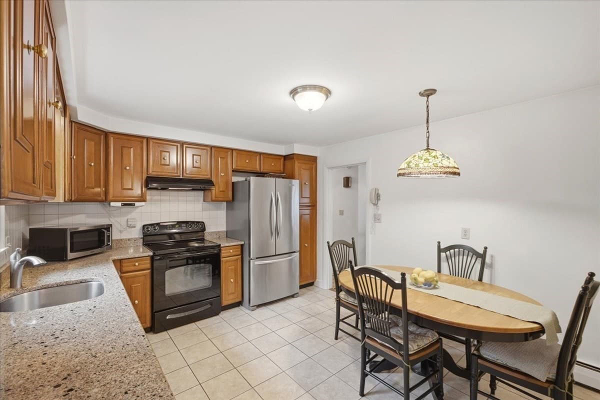 Single Family Residence at 150 Scott Circle, Dedham MA 02026, photo 7 of 33