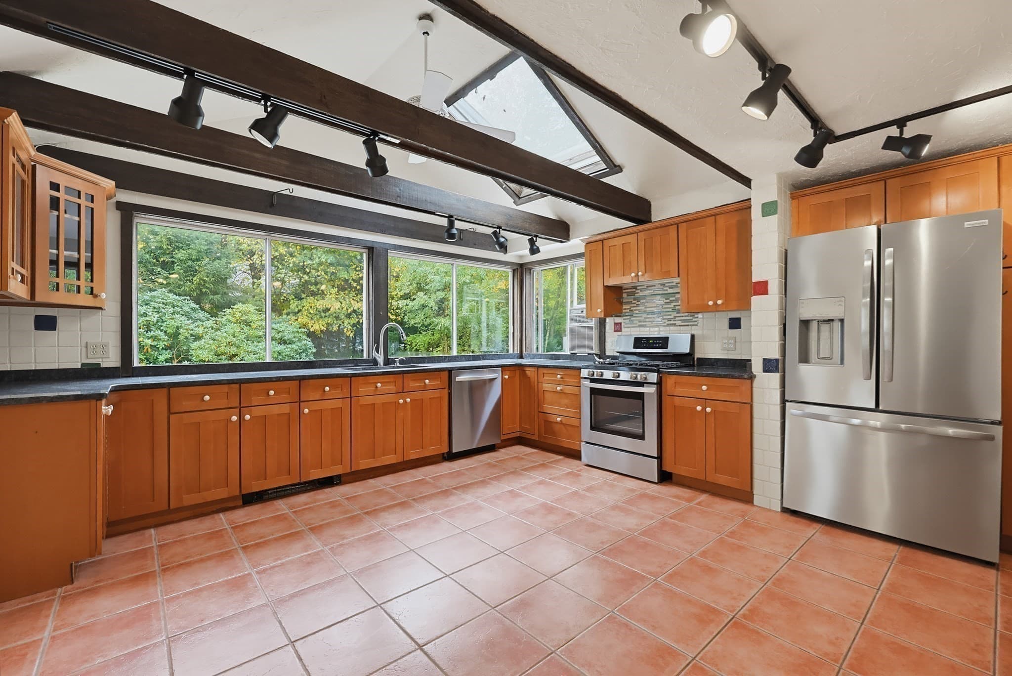 Single Family Residence at 486 Belknap Rd, Framingham MA 01701, photo 2 of 30