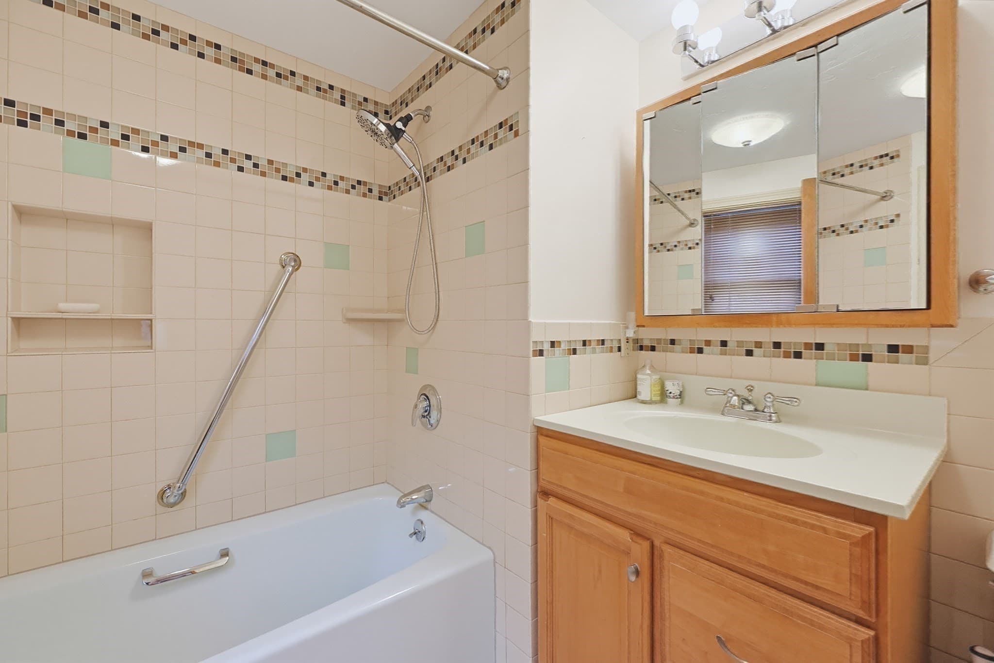 Single Family Residence at 486 Belknap Rd, Framingham MA 01701, photo 17 of 30