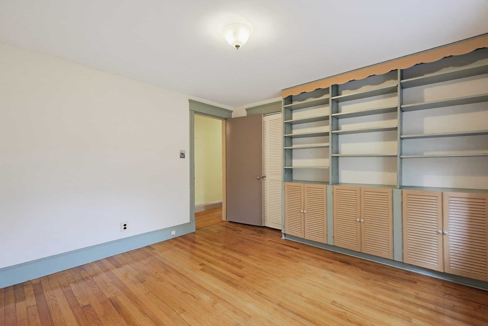 Single Family Residence at 486 Belknap Rd, Framingham MA 01701, photo 12 of 30