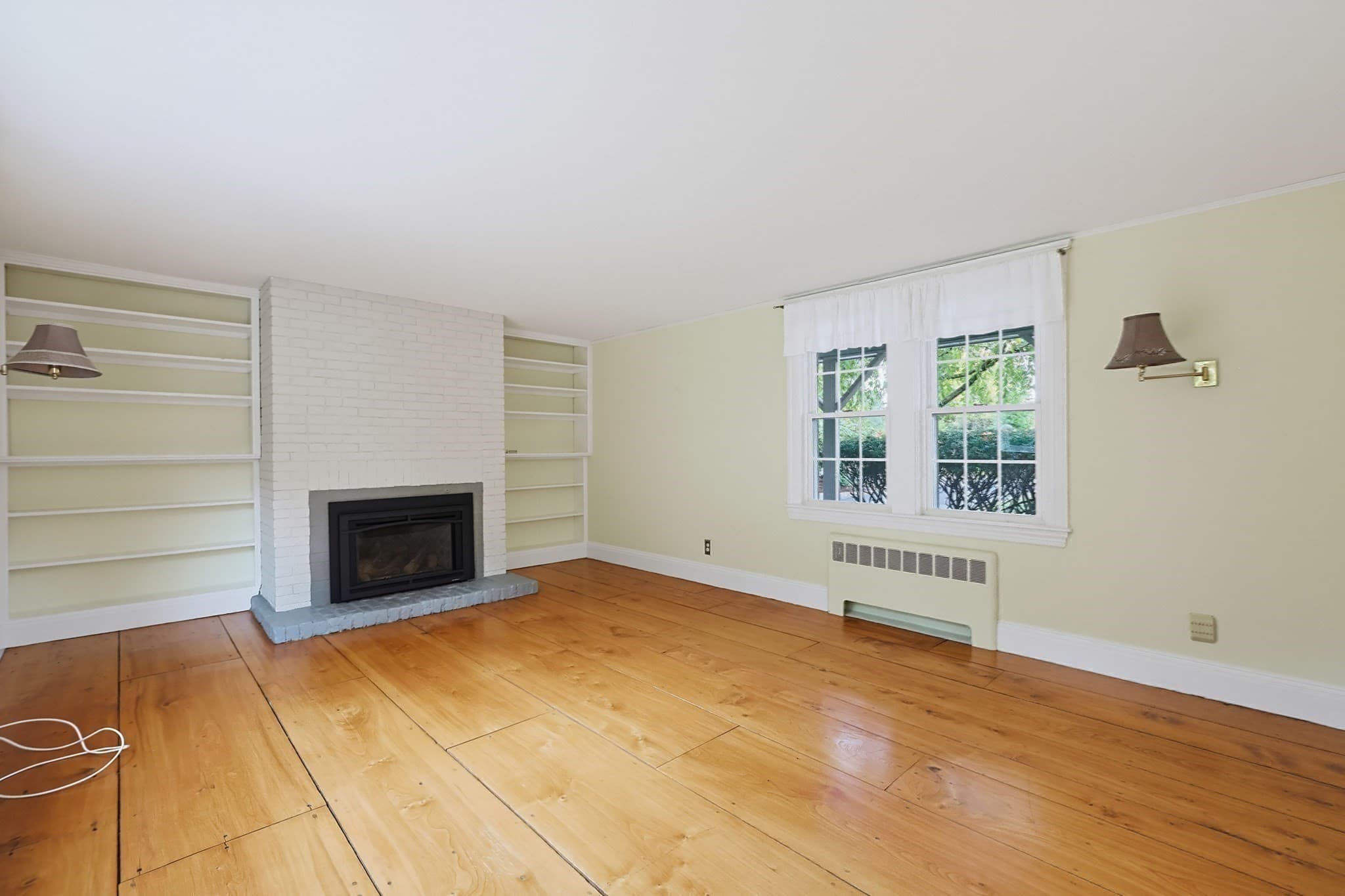 Single Family Residence at 486 Belknap Rd, Framingham MA 01701, photo 7 of 30