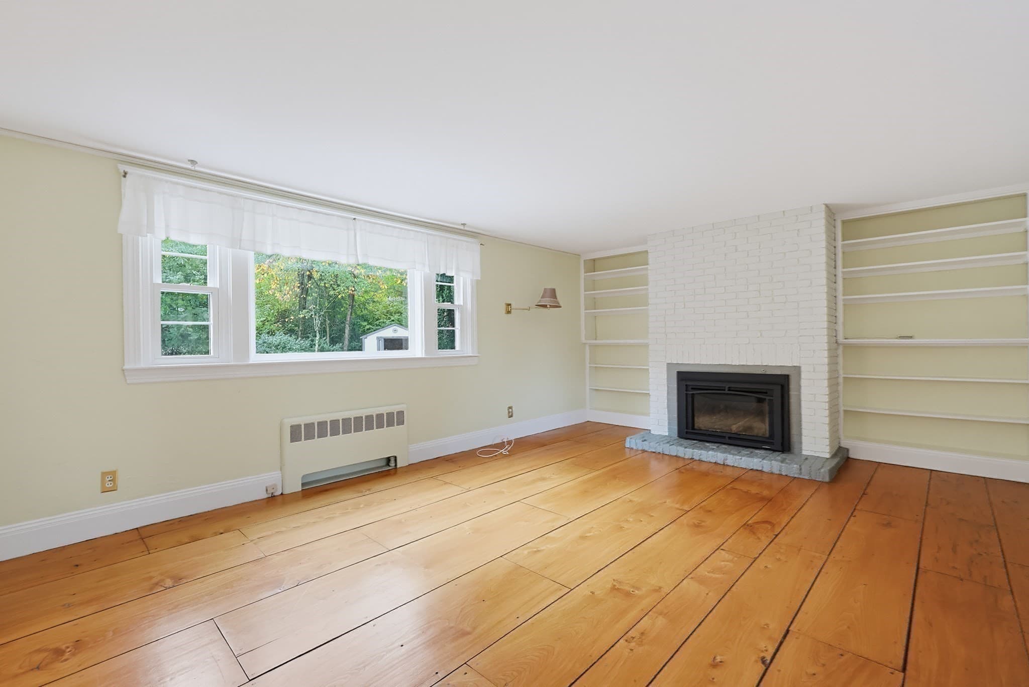 Single Family Residence at 486 Belknap Rd, Framingham MA 01701, photo 10 of 30