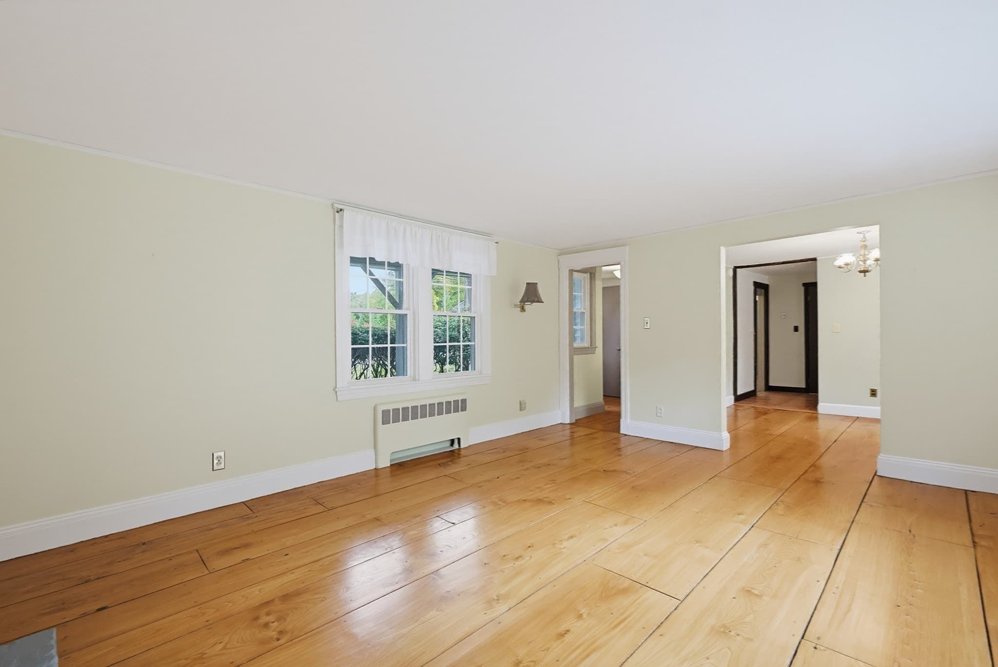 Single Family Residence at 486 Belknap Rd, Framingham MA 01701, photo 8 of 30