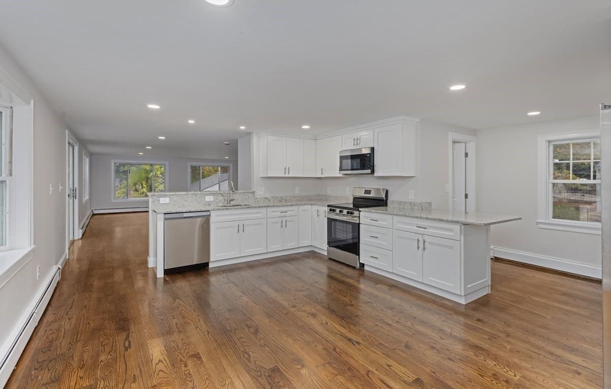 Single Family Residence at 39 Forest St, Danvers MA 01923, Danvers, photo 6 of 37