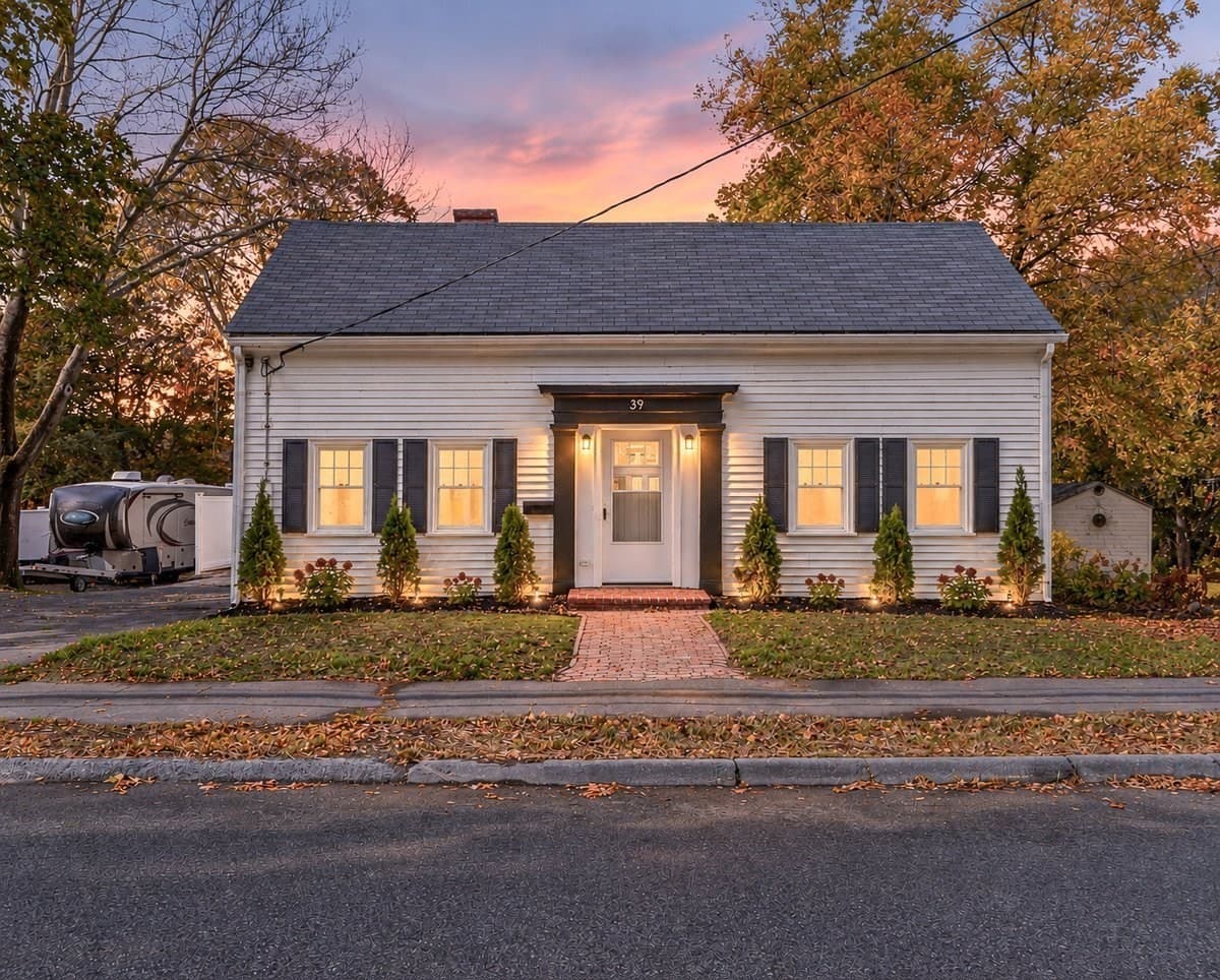 39 Forest St, Danvers MA 01923