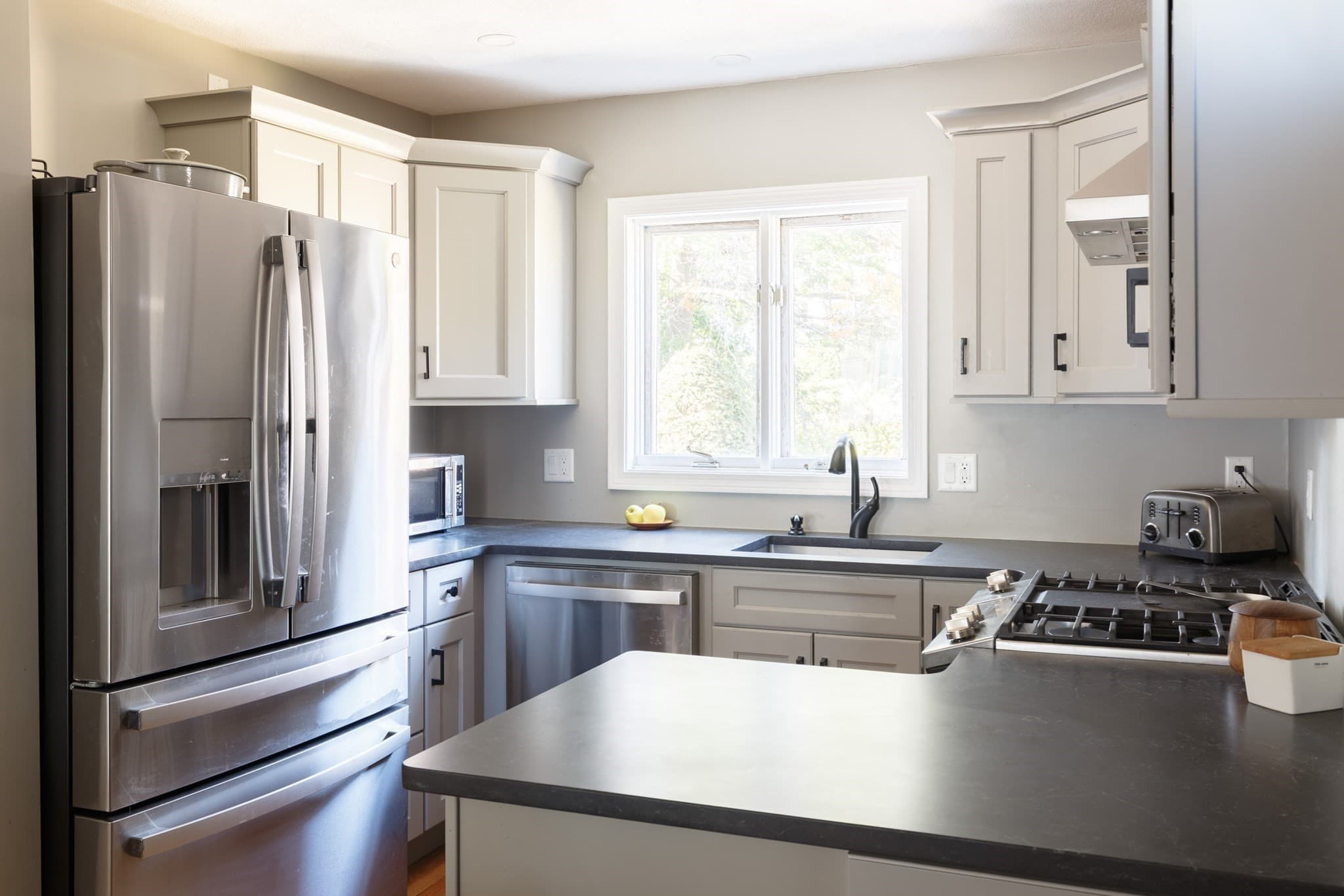 Condominium at 51 Ocean Ave # 51, Lynn MA 01902, Lynn, photo 4 of 23