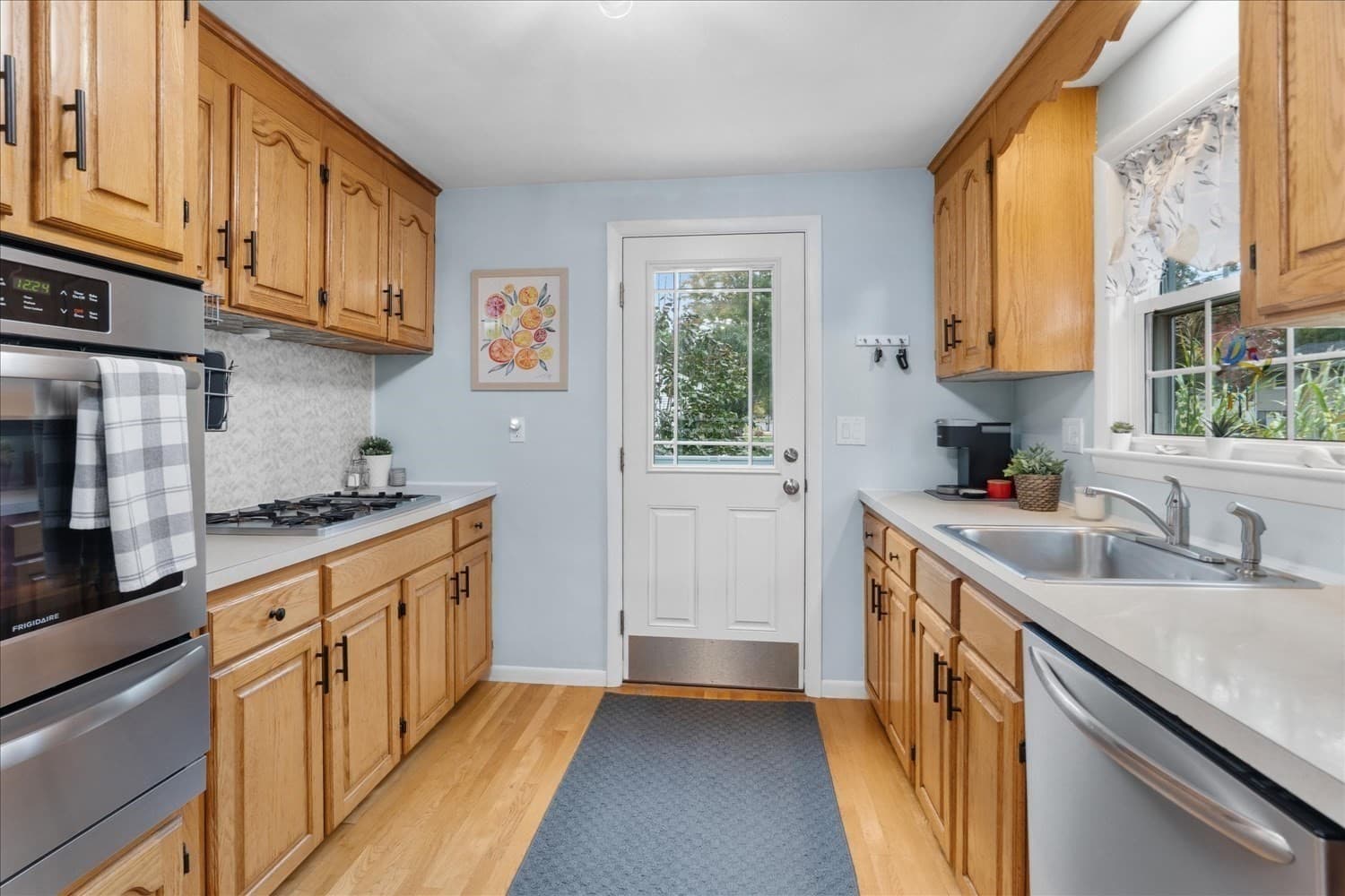 Single Family Residence at 15 Parliament Dr, Franklin MA 02038, Franklin, photo 11 of 41
