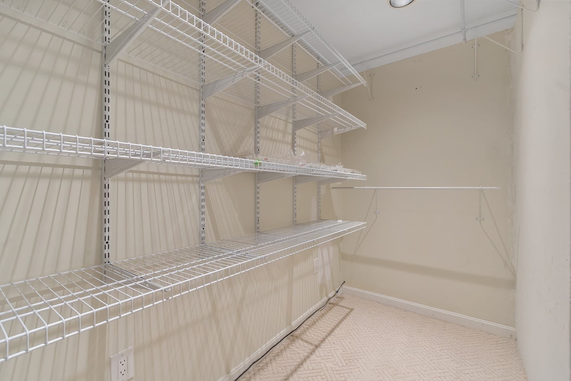 Condominium at 4302 Deerfield Circle # 4302, Peabody MA 01960, photo 17 of 34
