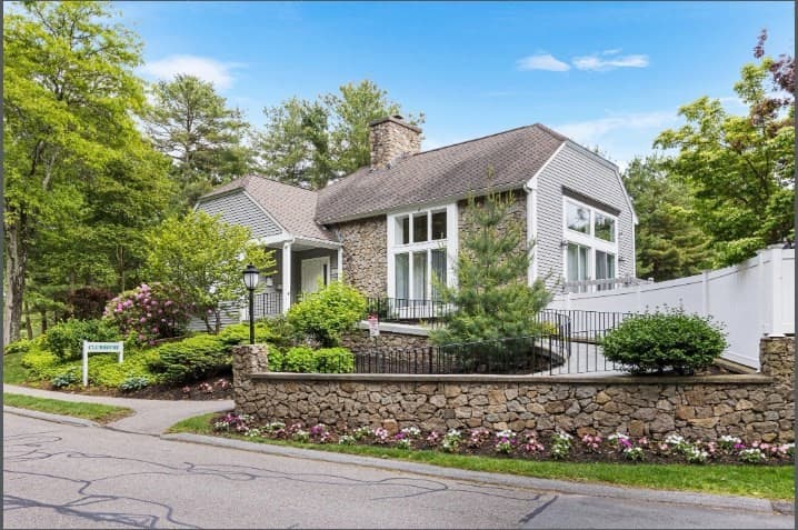 Condominium at 4302 Deerfield Circle # 4302, Peabody MA 01960, photo 33 of 34