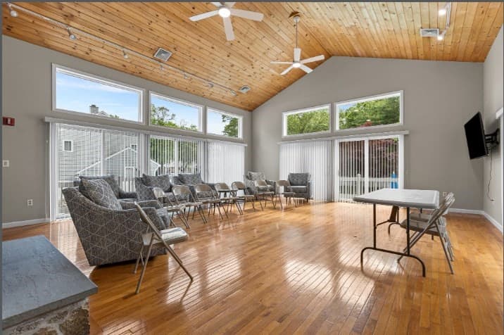 Condominium at 4302 Deerfield Circle # 4302, Peabody MA 01960, photo 31 of 34