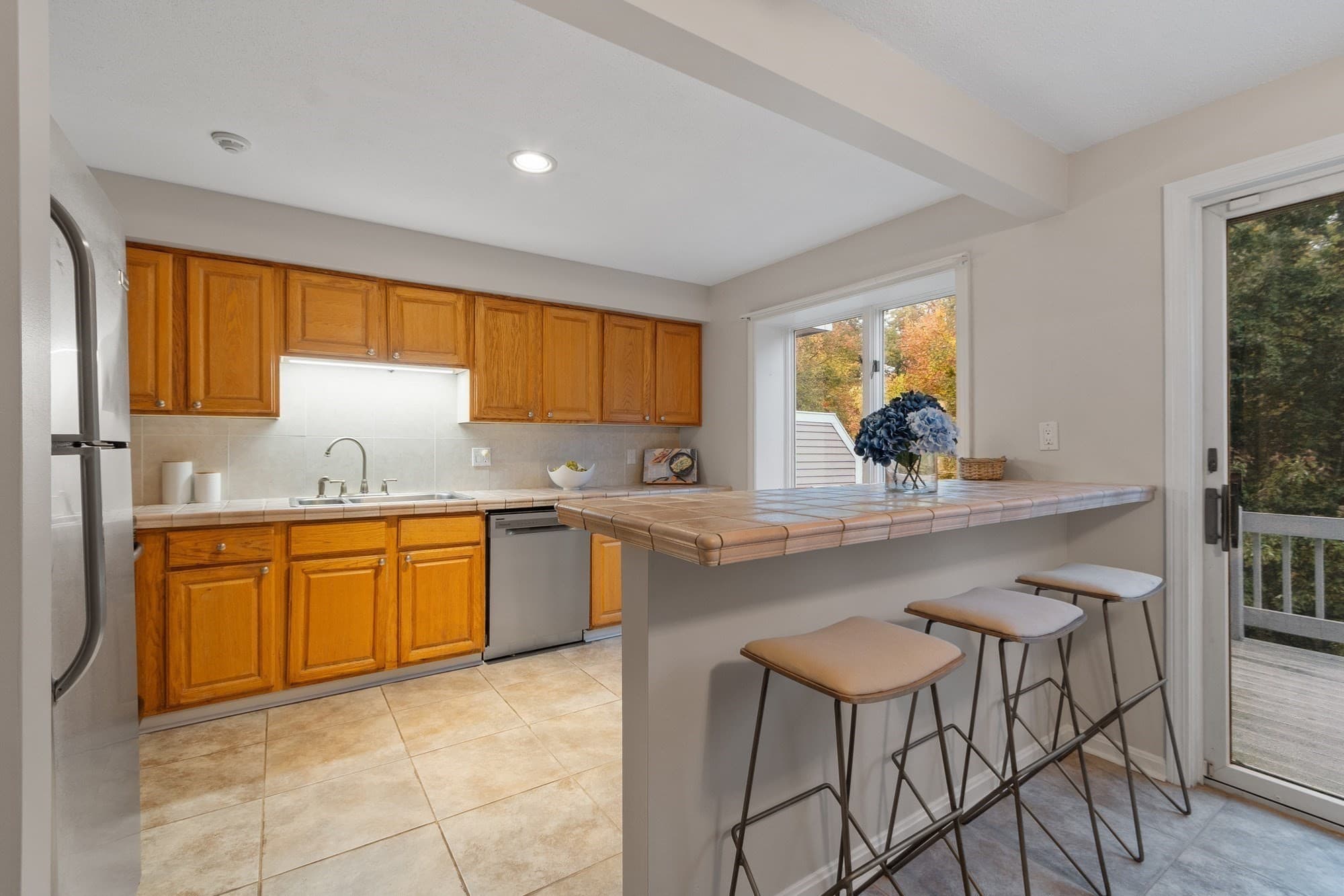 Condominium at 4302 Deerfield Circle # 4302, Peabody MA 01960, photo 8 of 34