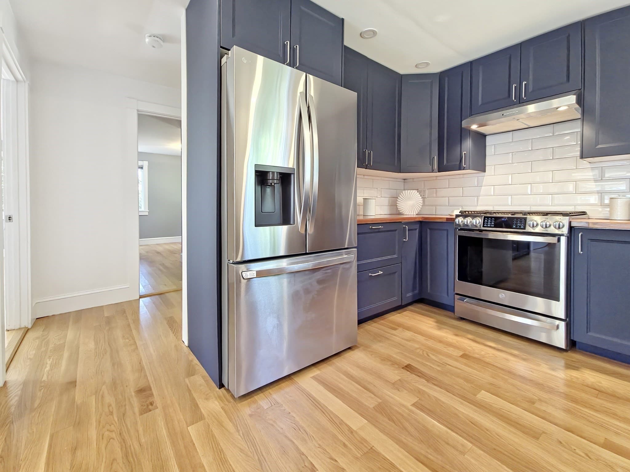 Single Family Residence at 10 Squeteague Harbor Rd, Bourne MA 02556, photo 6 of 41