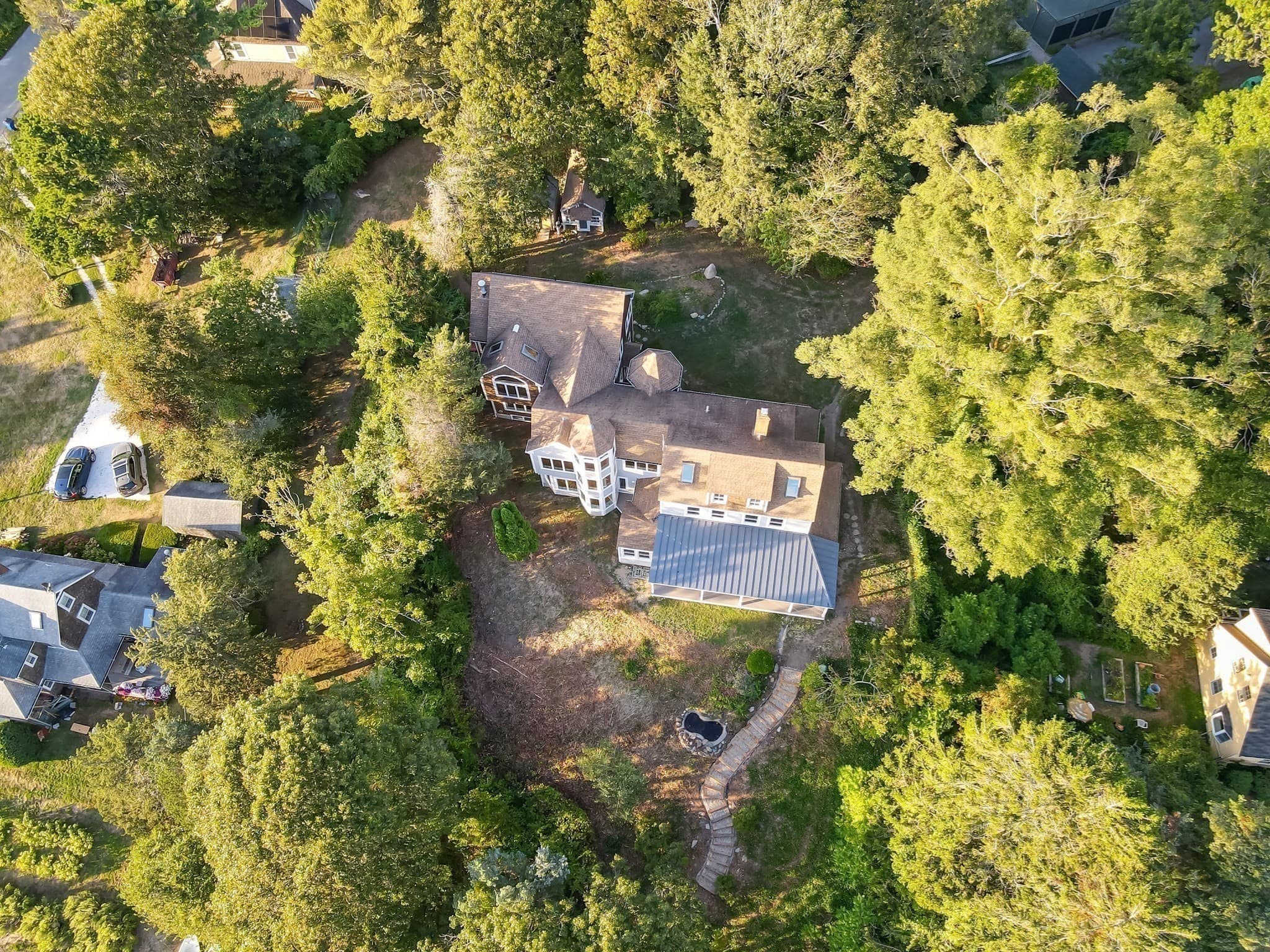 10 Squeteague Harbor Rd, Bourne MA 02556