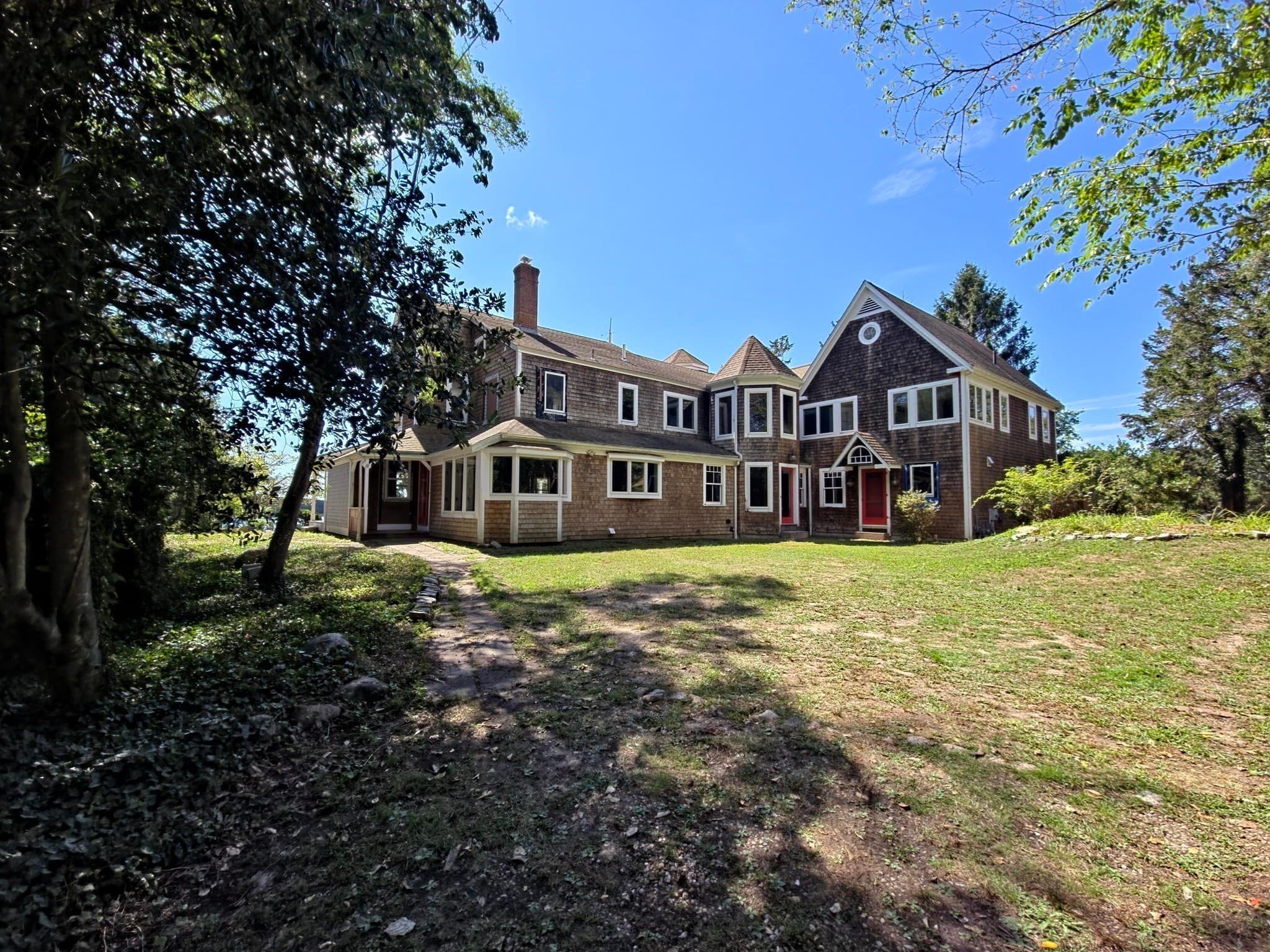 Single Family Residence at 10 Squeteague Harbor Rd, Bourne MA 02556, photo 4 of 41