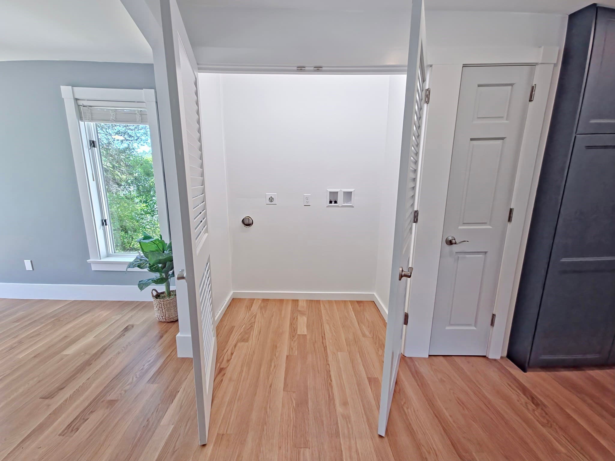 Single Family Residence at 10 Squeteague Harbor Rd, Bourne MA 02556, photo 8 of 41