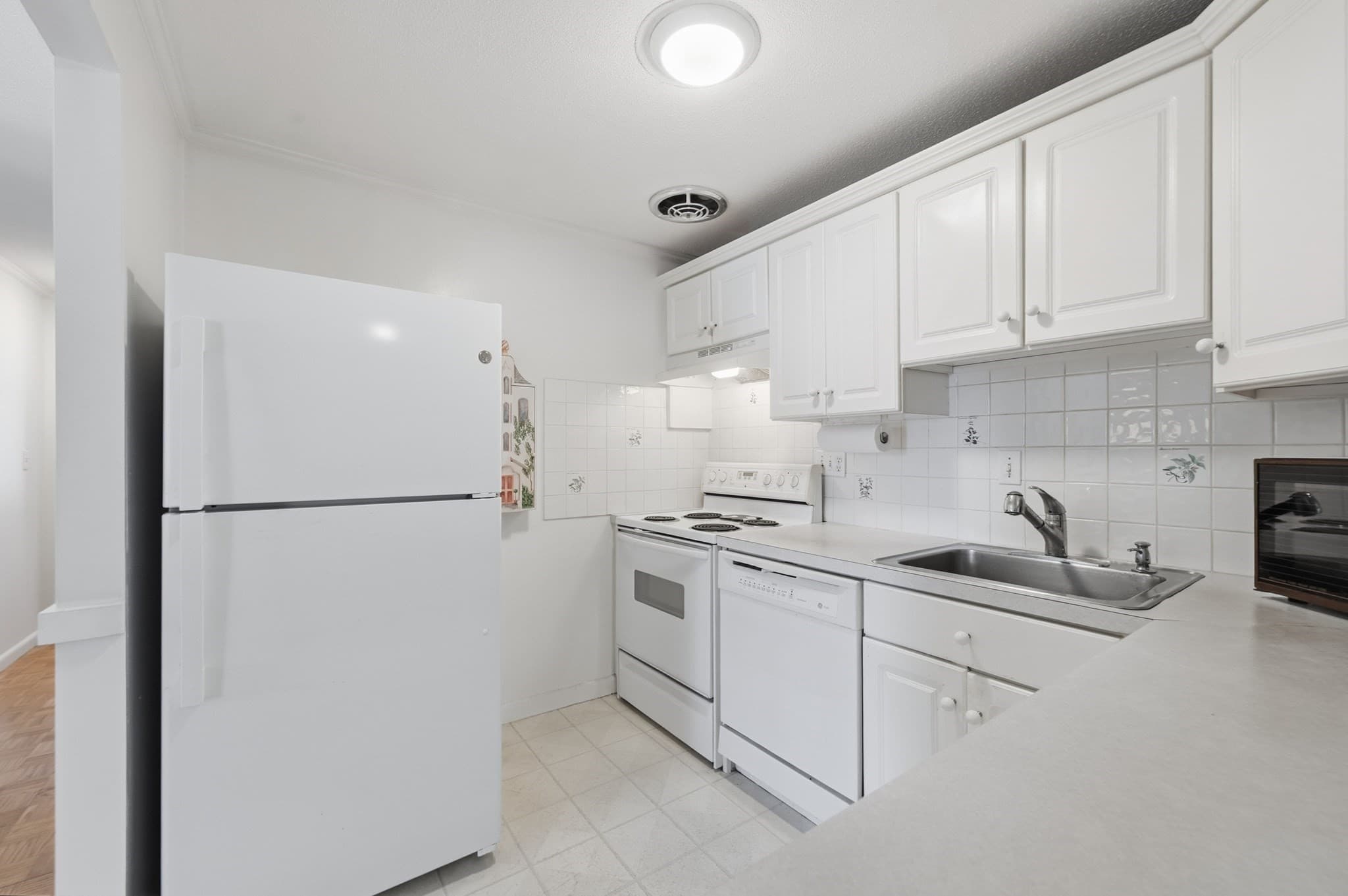 Condominium at 257 North Main St # 8, Andover MA 01810, photo 9 of 32
