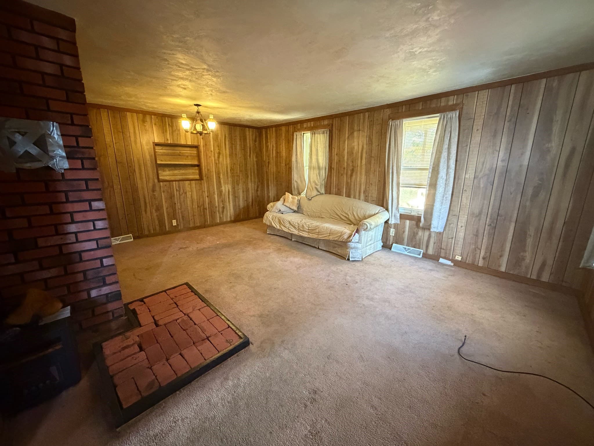 Single Family Residence at 328 Main St, Leicester MA 01611, photo 9 of 12