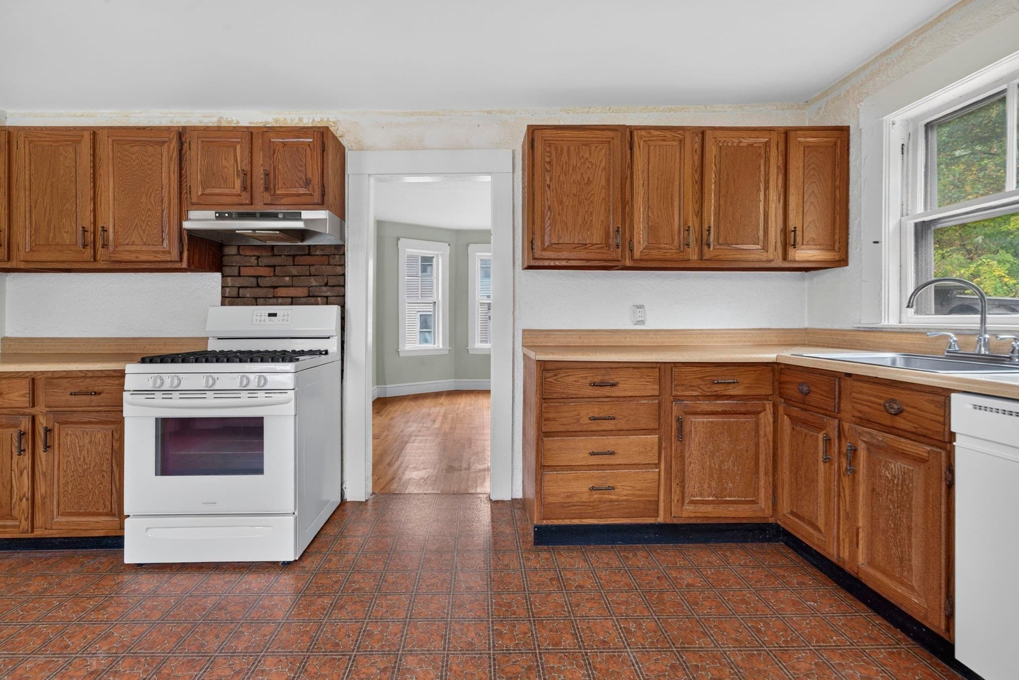 Single Family Residence at 116 Purchase St, Milford MA 01757, Milford, photo 5 of 24