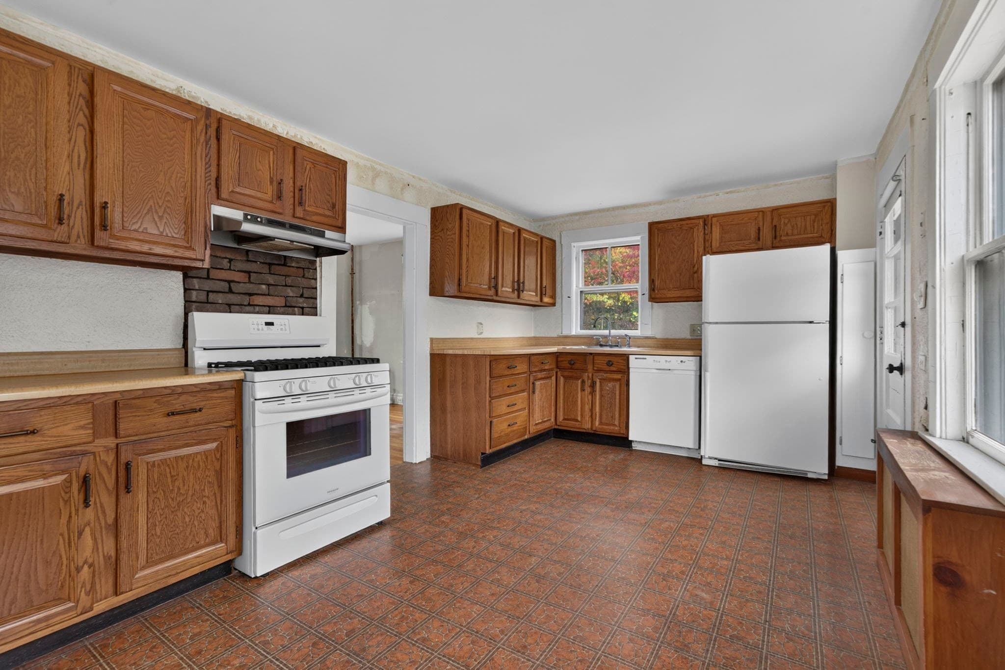Single Family Residence at 116 Purchase St, Milford MA 01757, Milford, photo 4 of 24