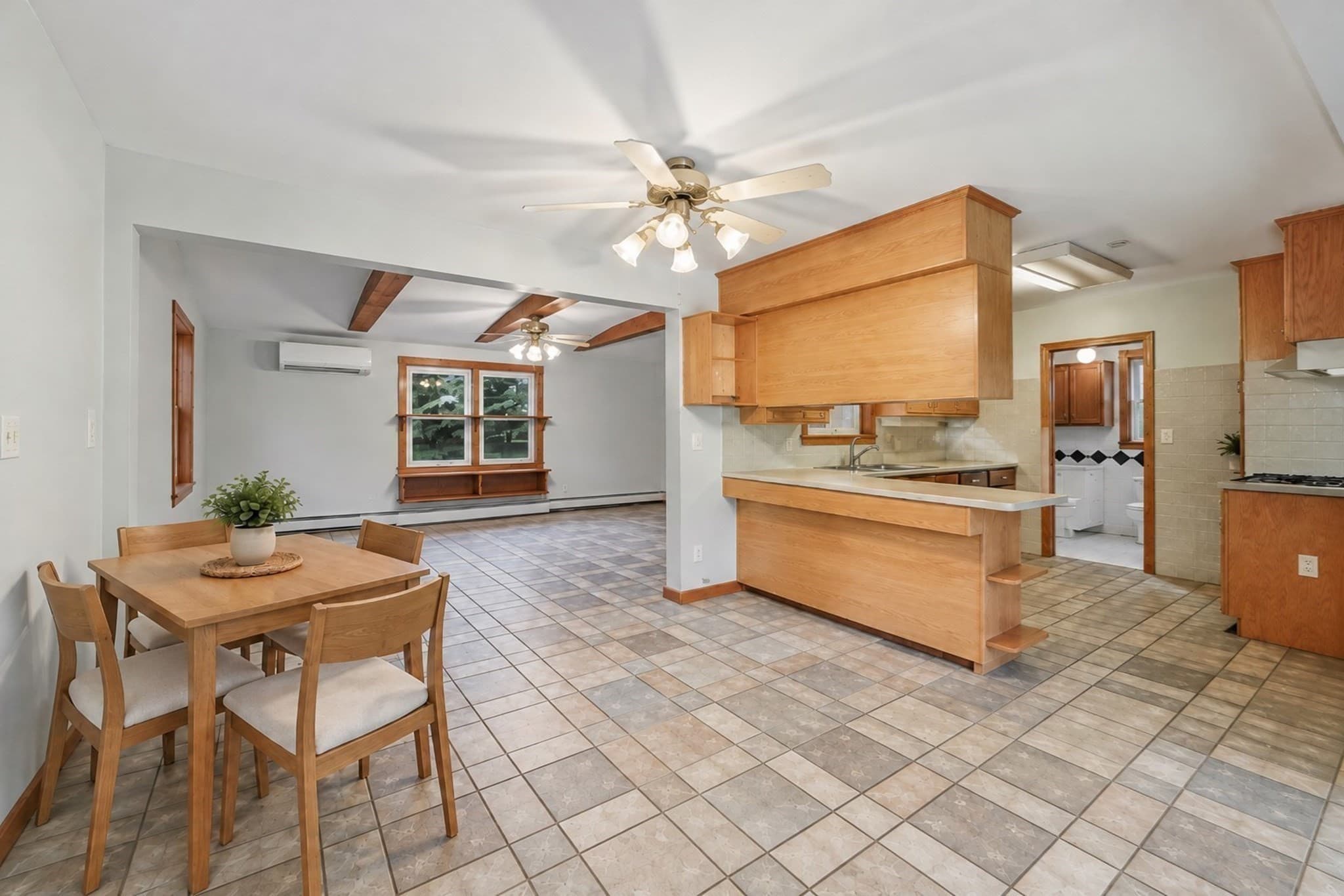 Single Family Residence at 38 Plummer Park, Northbridge MA 01588, photo 9 of 41