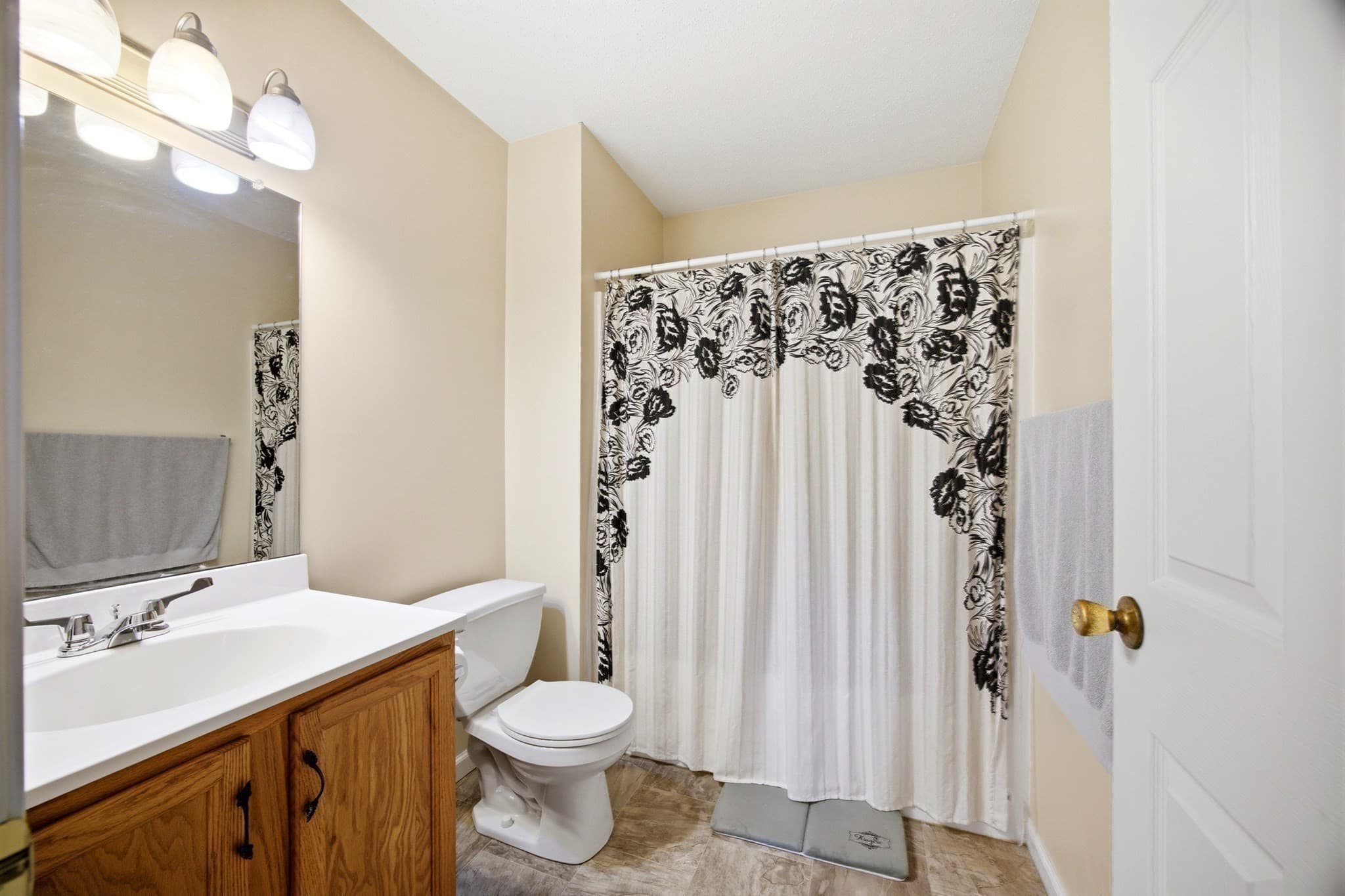 Condominium at 17 Curry Lane # 17, Chicopee MA 01022, Chicopee, photo 23 of 39