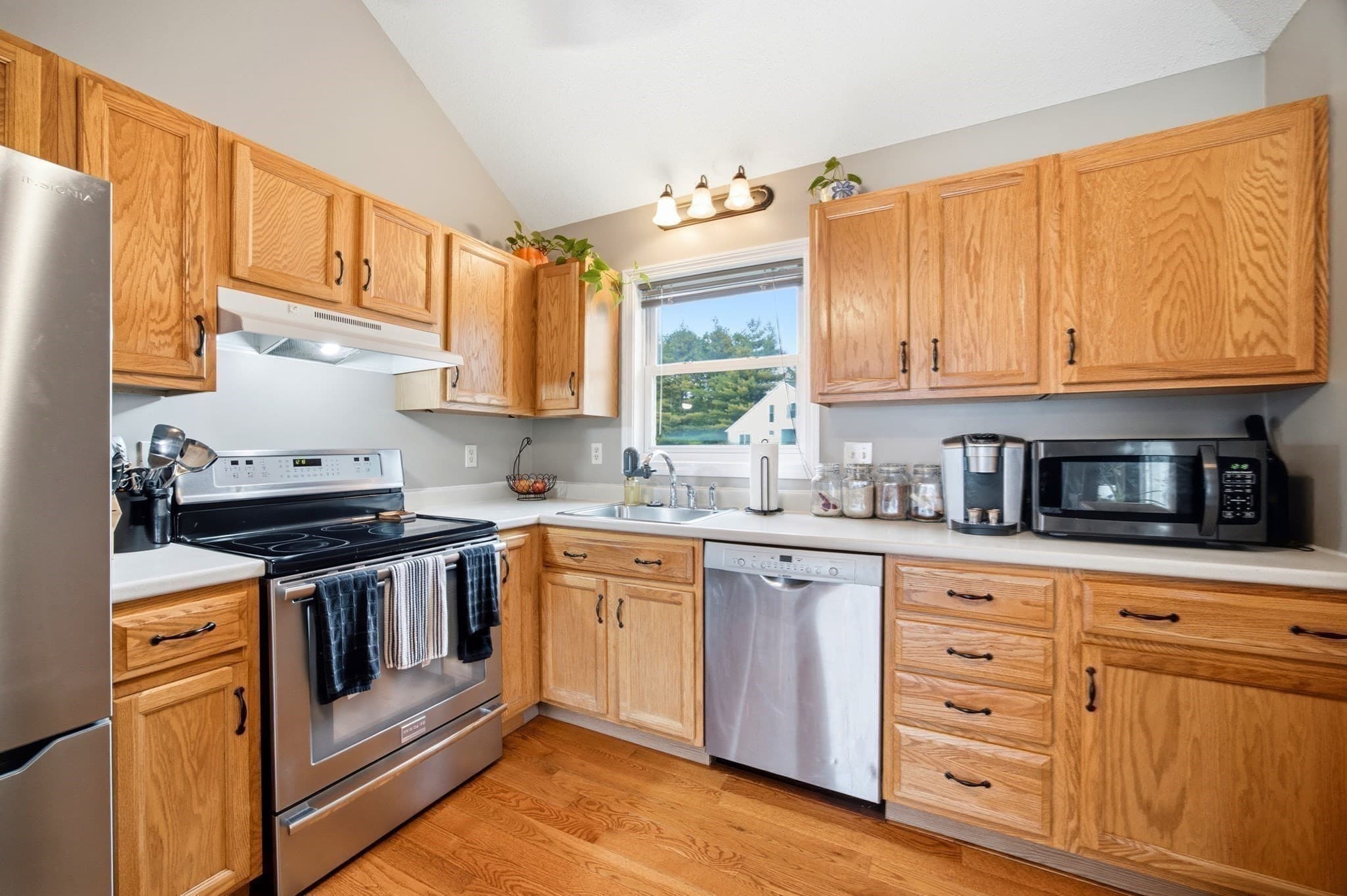Condominium at 17 Curry Lane # 17, Chicopee MA 01022, Chicopee, photo 12 of 39