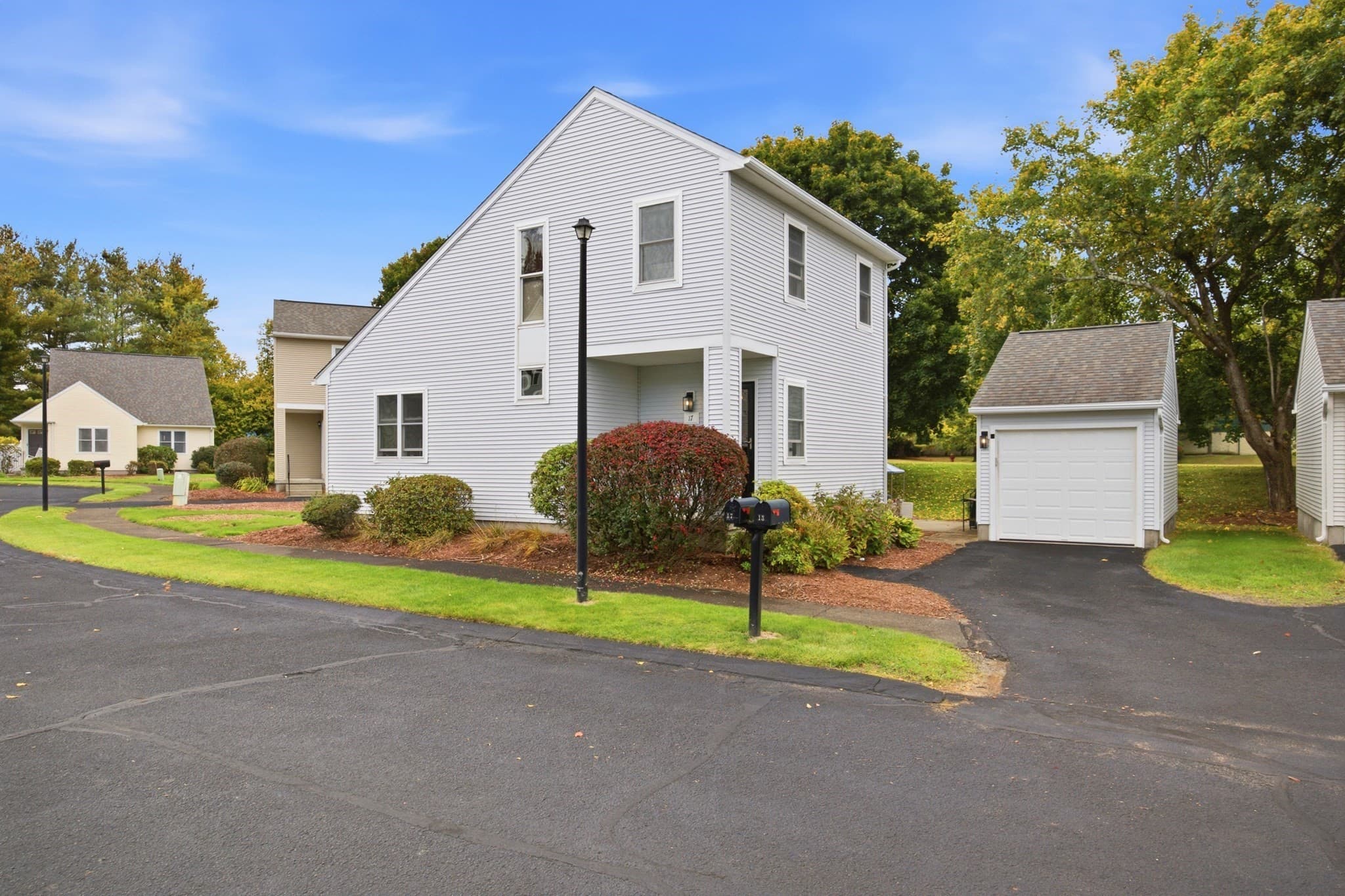 Condominium at 17 Curry Lane # 17, Chicopee MA 01022, Chicopee, photo 3 of 39