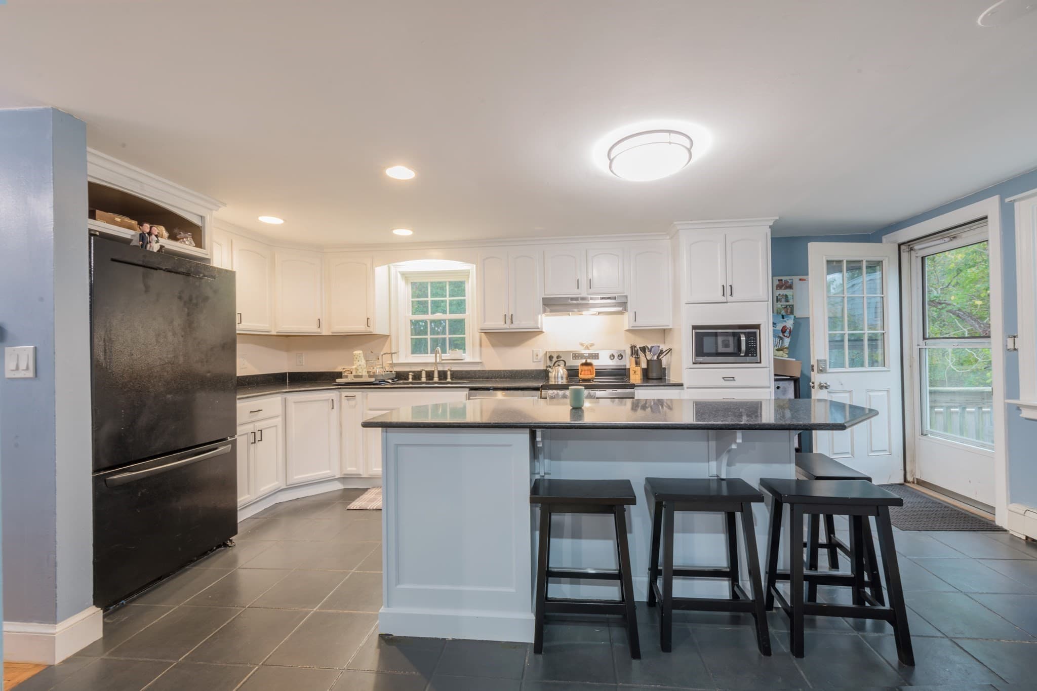Single Family Residence at 28 Brigantine Cir, Plymouth MA 02360, Plymouth, photo 6 of 18