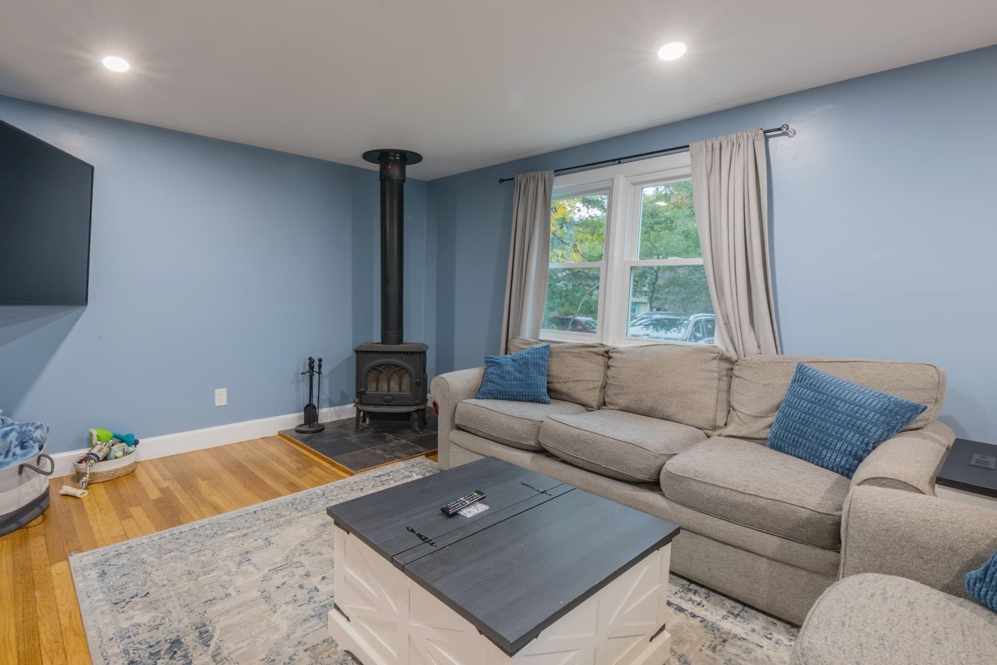 Single Family Residence at 28 Brigantine Cir, Plymouth MA 02360, Plymouth, photo 3 of 18