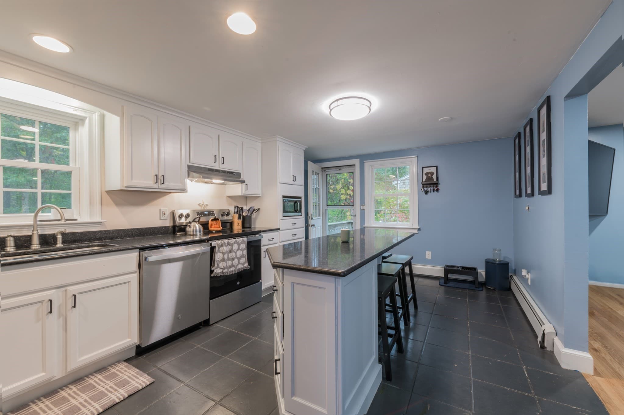 Single Family Residence at 28 Brigantine Cir, Plymouth MA 02360, Plymouth, photo 5 of 18