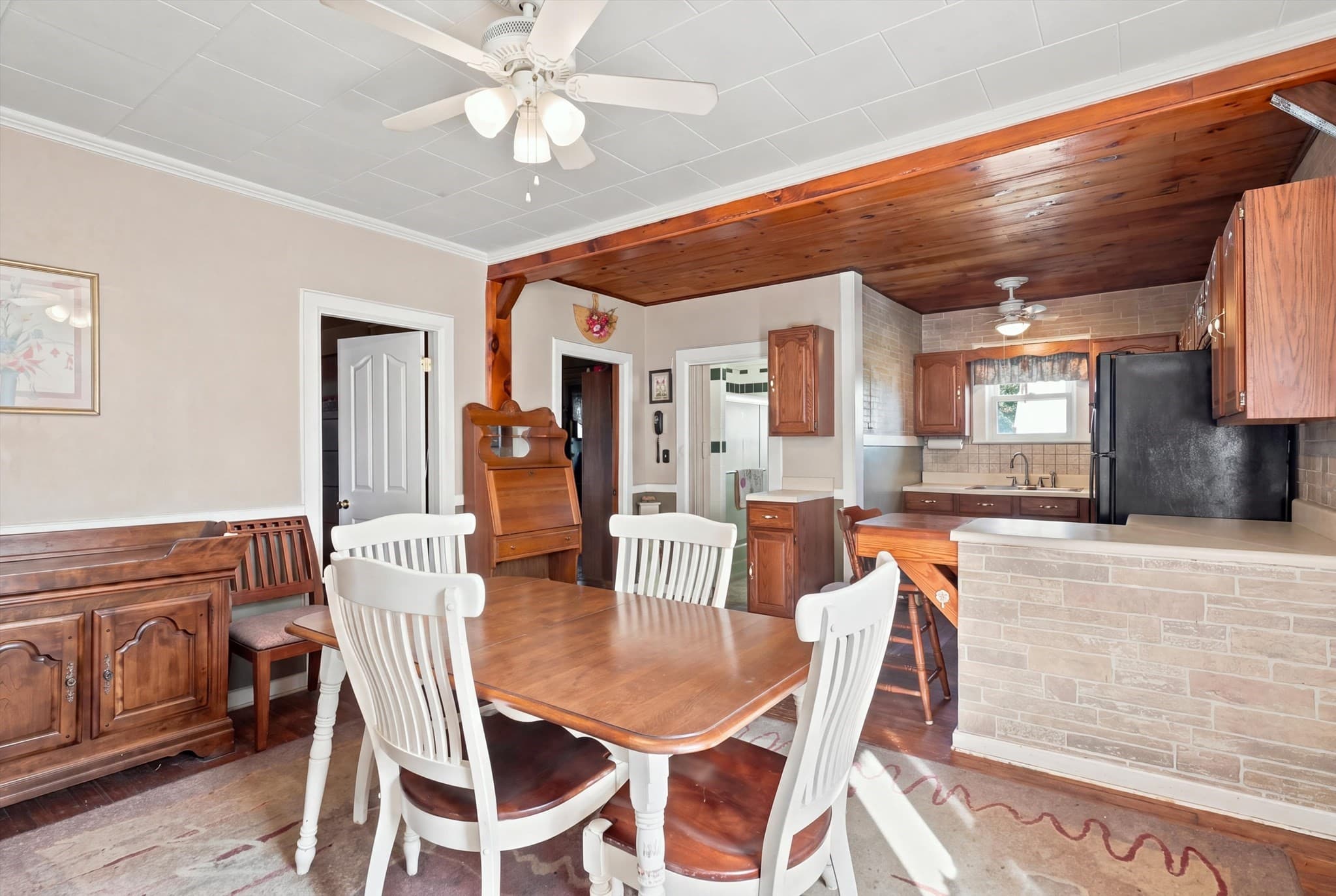 2 Family - 2 Units Up/Down at 6 Church St, Gardner MA 01440, photo 6 of 32