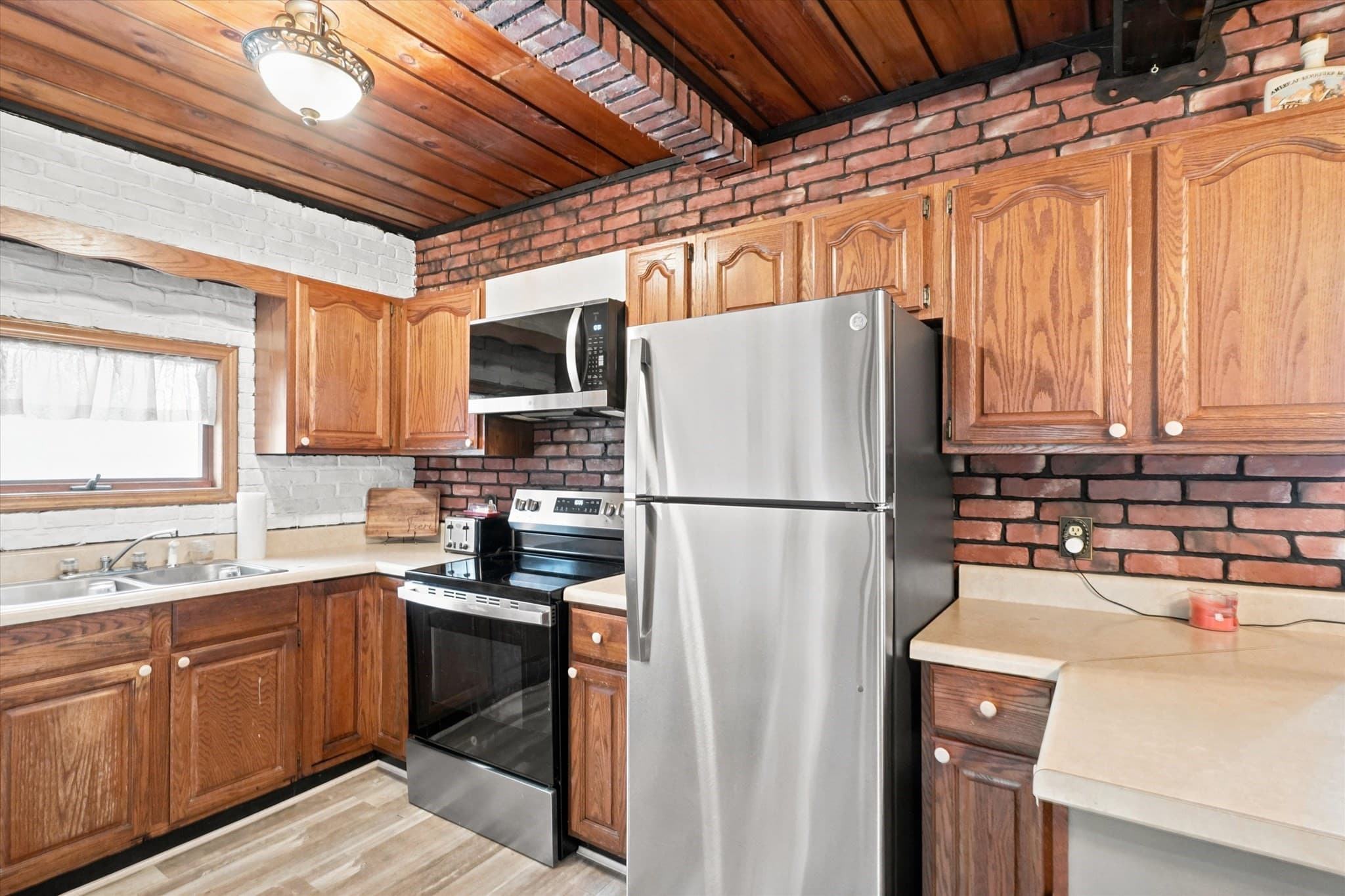 2 Family - 2 Units Up/Down at 6 Church St, Gardner MA 01440, photo 17 of 32