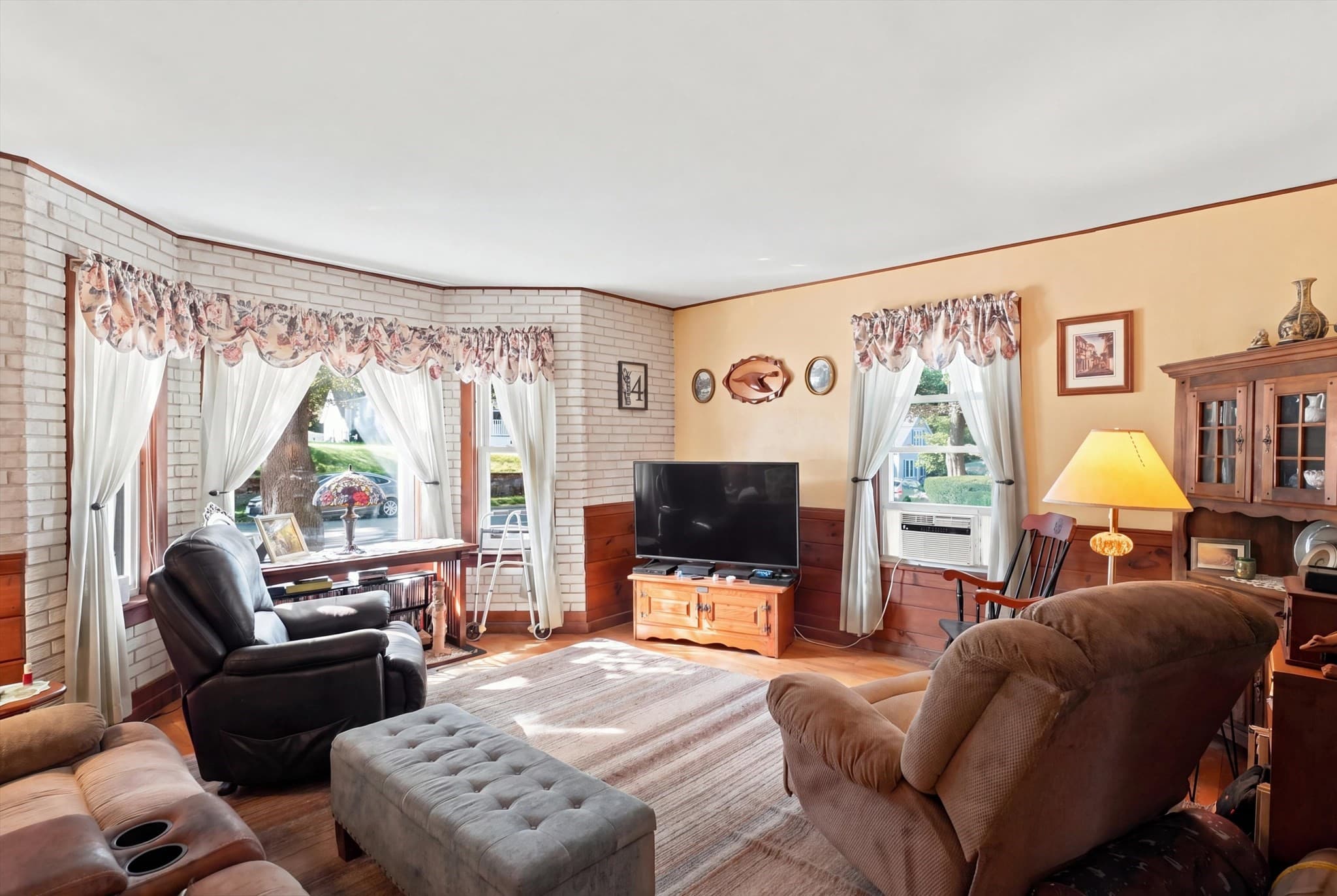 2 Family - 2 Units Up/Down at 6 Church St, Gardner MA 01440, photo 10 of 32