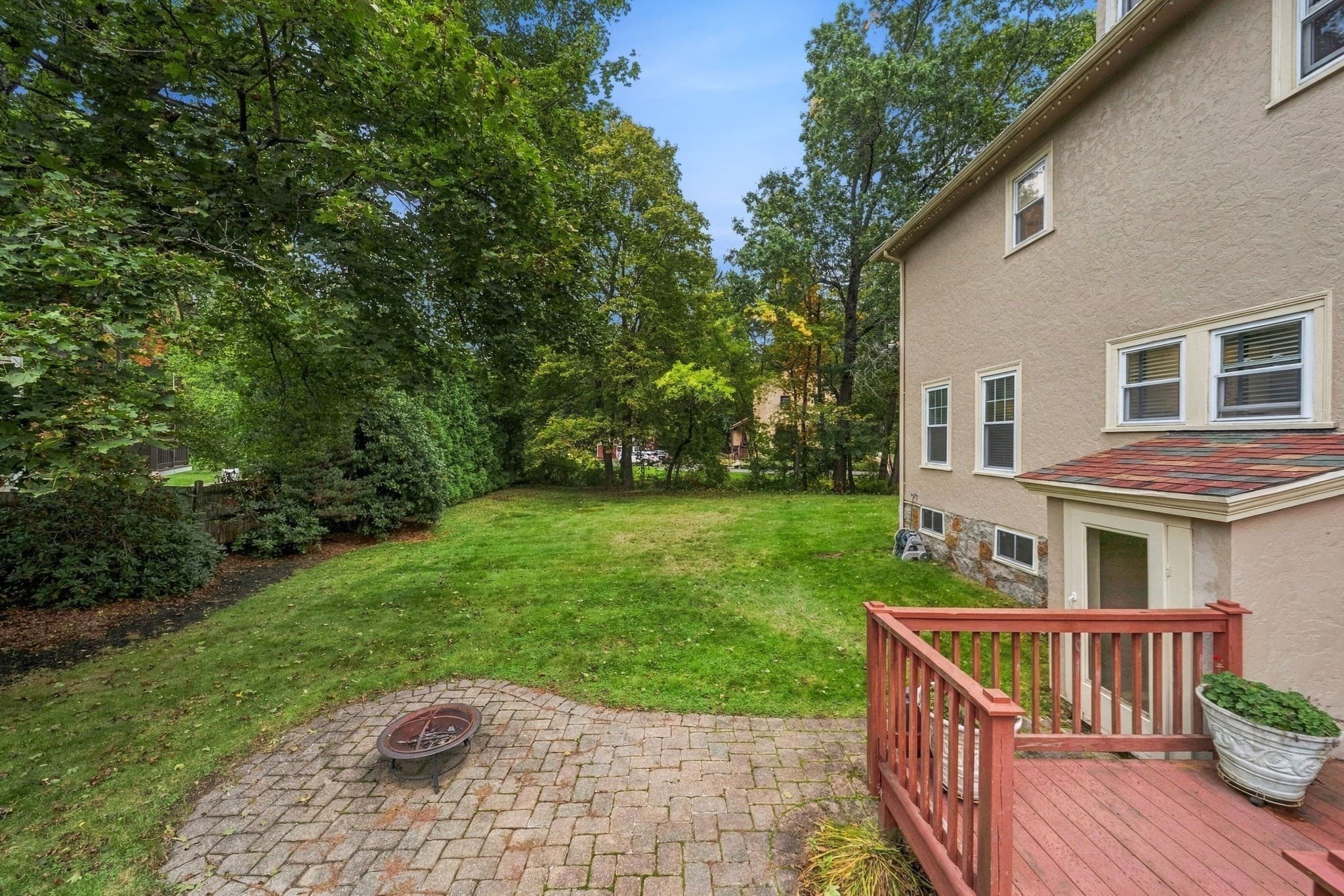 Single Family Residence at 162 Flagg St, Worcester MA 01609, photo 29 of 37