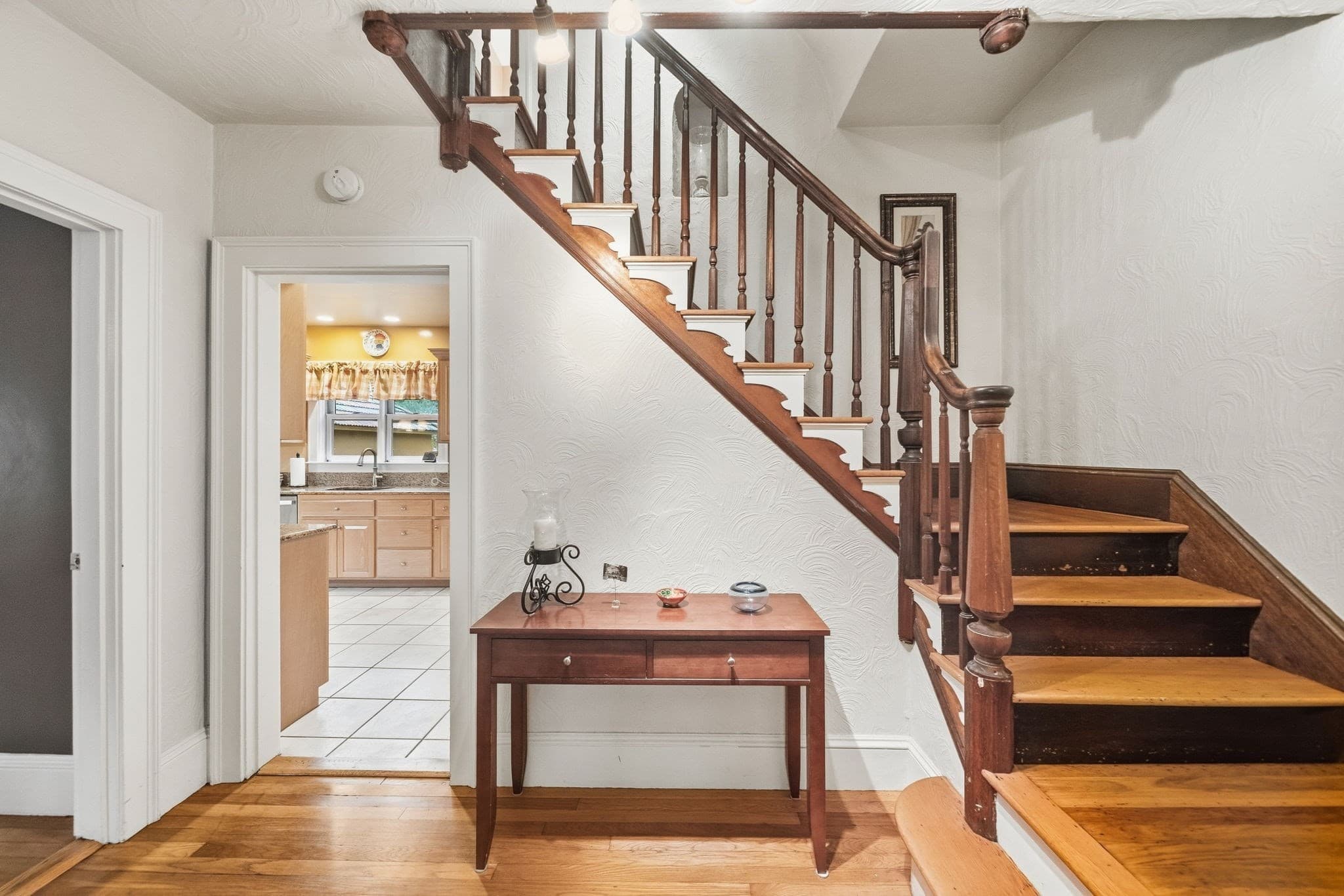 Single Family Residence at 162 Flagg St, Worcester MA 01609, photo 8 of 37