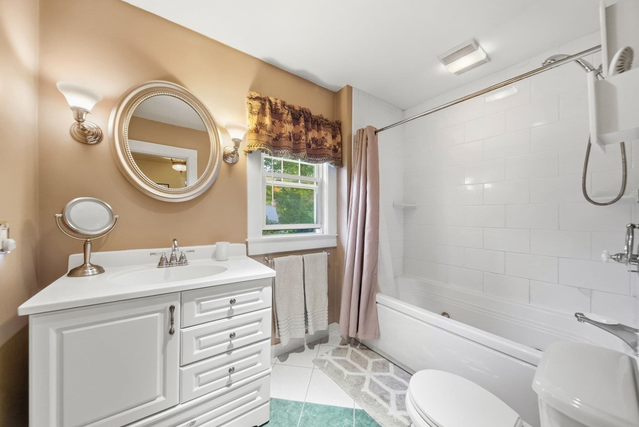 Single Family Residence at 162 Flagg St, Worcester MA 01609, photo 21 of 37