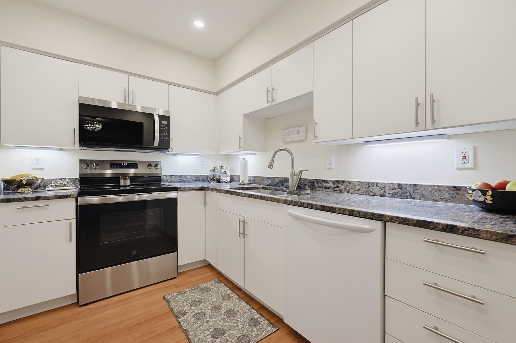 Condominium at 389 Neponset St # D, Norwood MA 02062, Norwood, photo 6 of 36