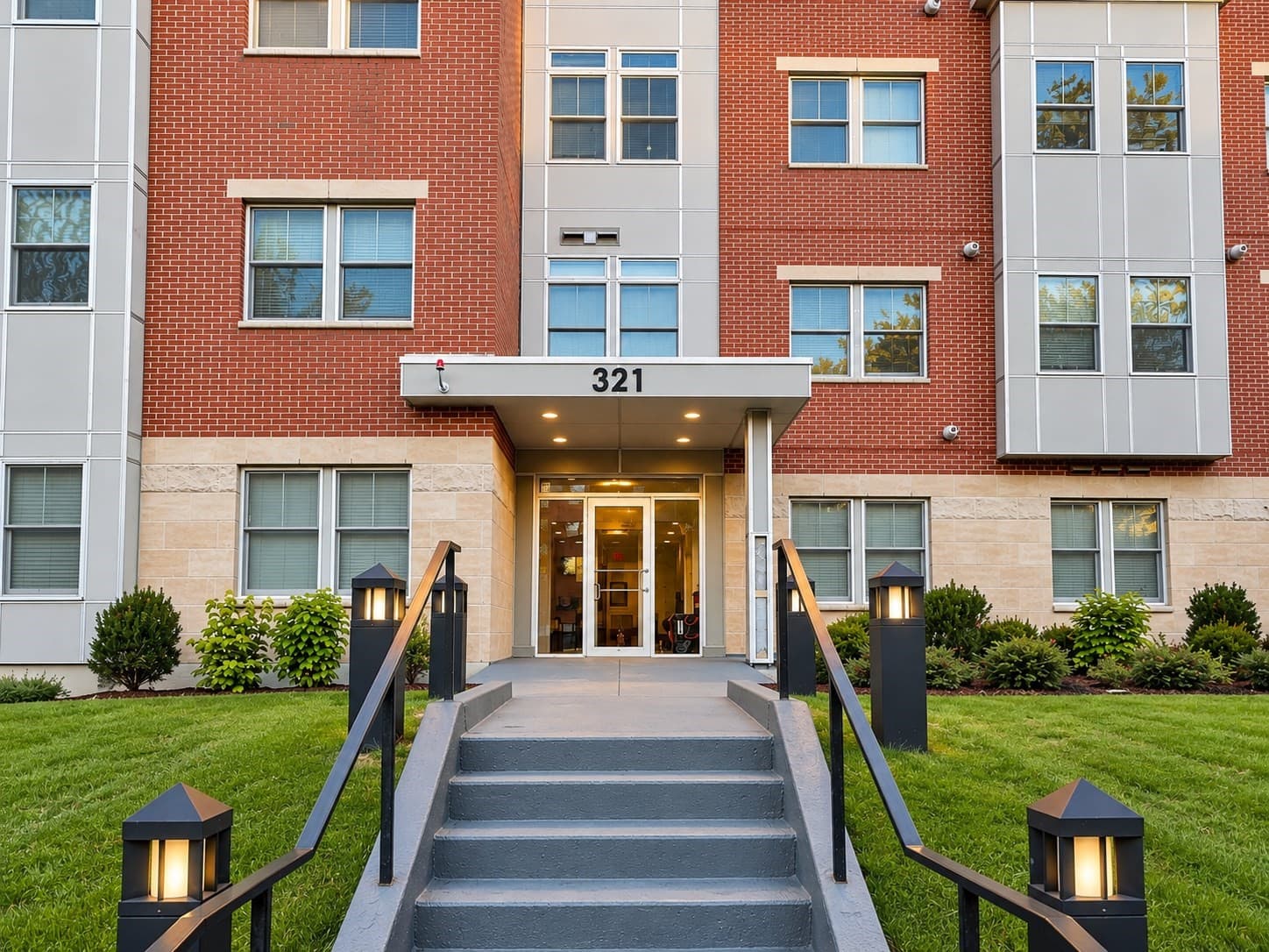 Condominium at 321 Hammond Pond Pkwy # 103, Brookline MA 02467, Brookline, photo 2 of 37