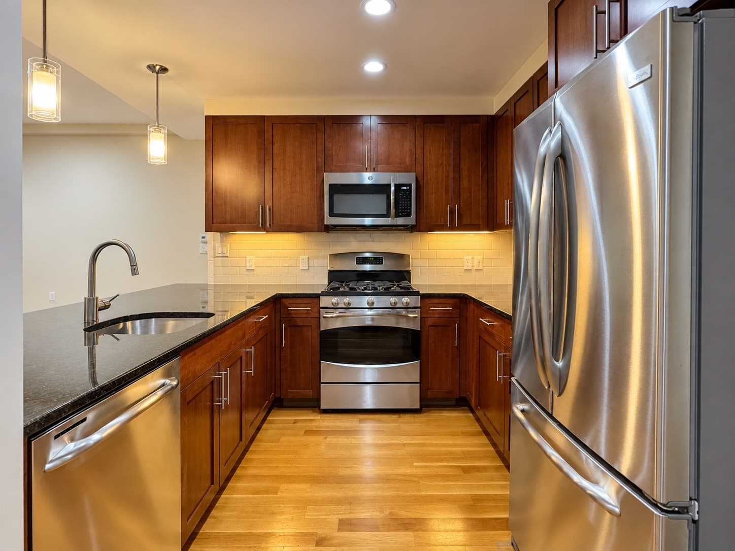 Condominium at 321 Hammond Pond Pkwy # 103, Brookline MA 02467, Brookline, photo 13 of 37