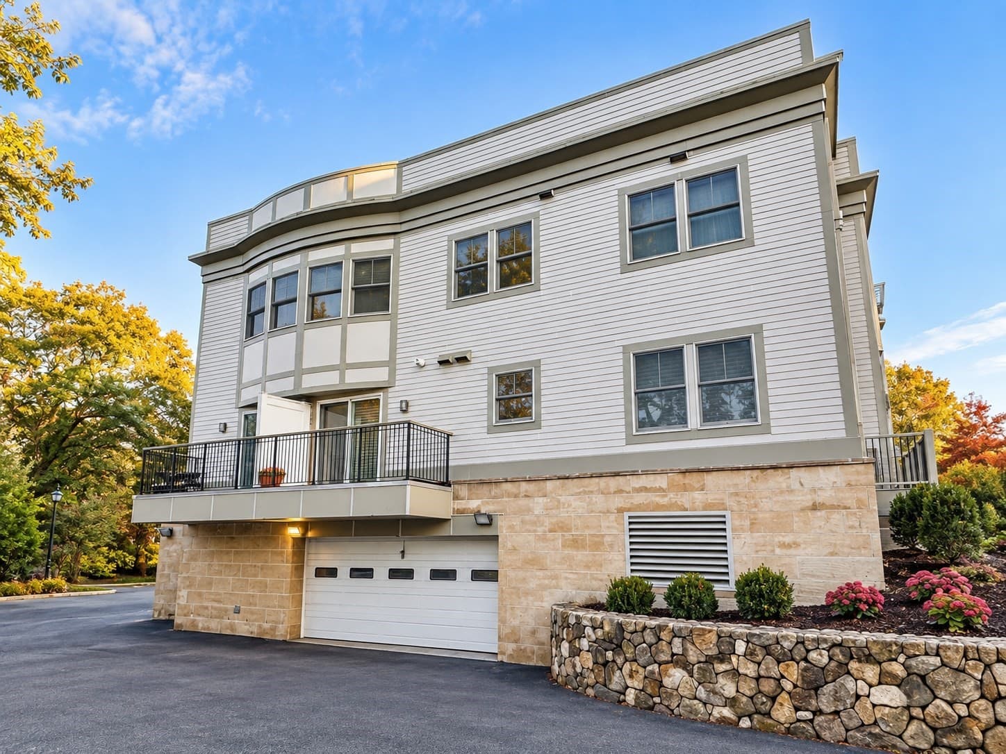 Condominium at 321 Hammond Pond Pkwy # 103, Brookline MA 02467, Brookline, photo 36 of 37