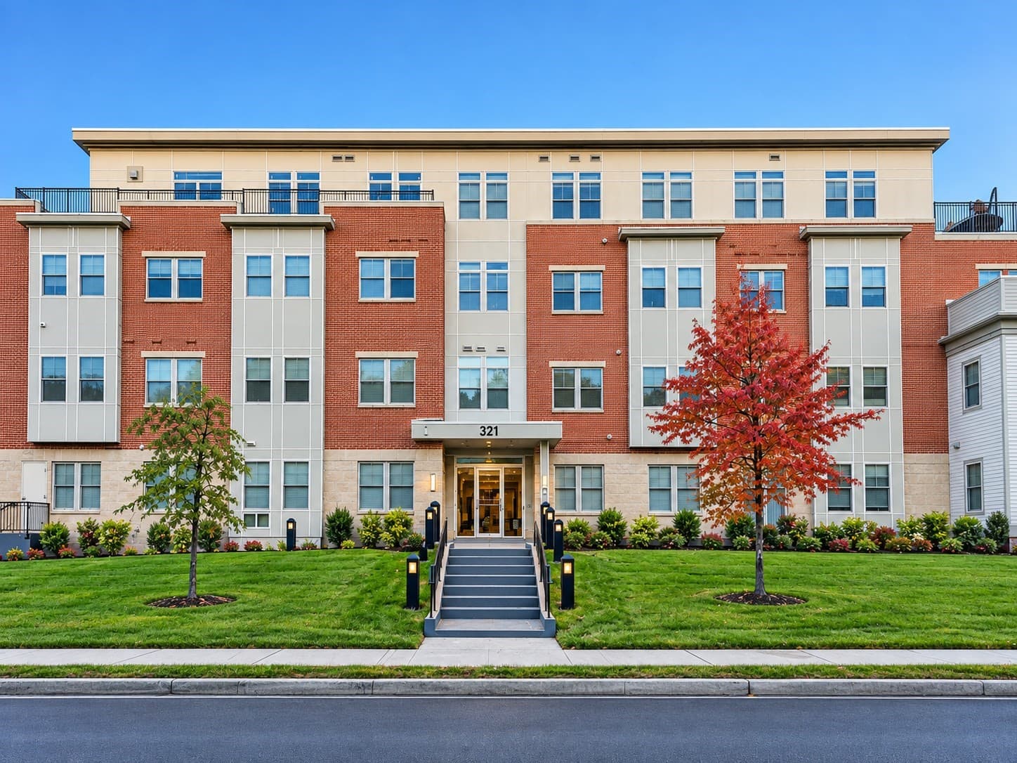 321 Hammond Pond Pkwy # 103, Brookline MA 02467